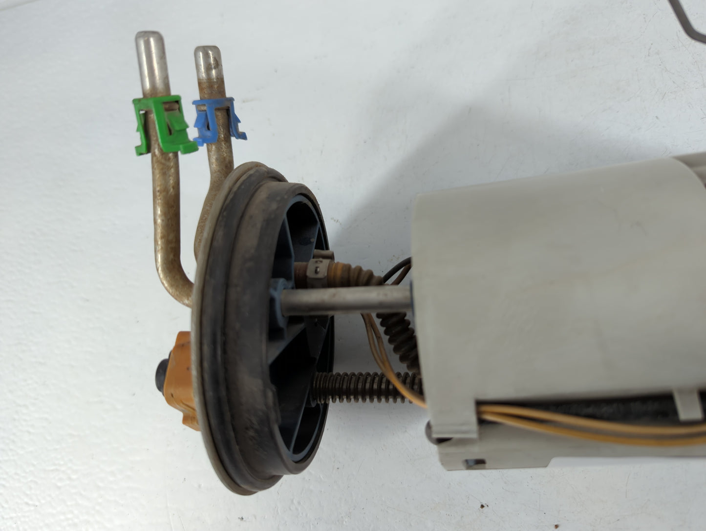 2002-2004 Chevrolet Tahoe Electrical Gas Fuel Pump Assembly - Oemusedautoparts1.com