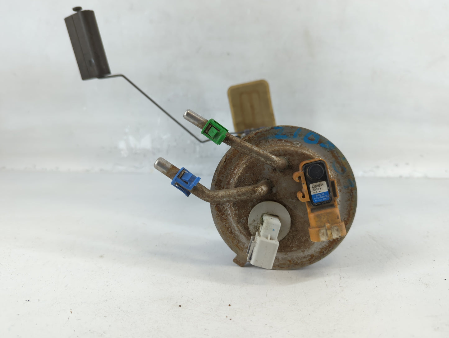 2002-2004 Chevrolet Tahoe Electrical Gas Fuel Pump Assembly - Oemusedautoparts1.com