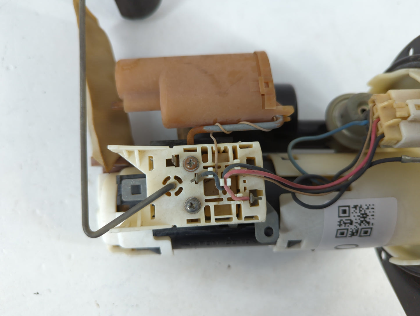 2002-2004 Chevrolet Tahoe Electrical Gas Fuel Pump Assembly - Oemusedautoparts1.com