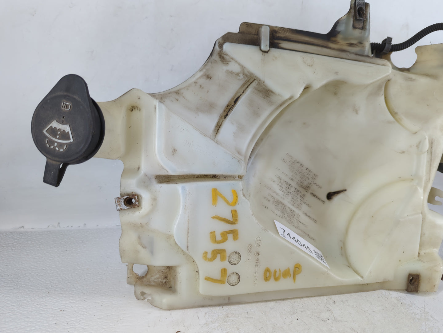 Chevrolet Trailbazer Ext Windshield Washer Fluid Reservoir Bottle Oem - Oemusedautoparts1.com