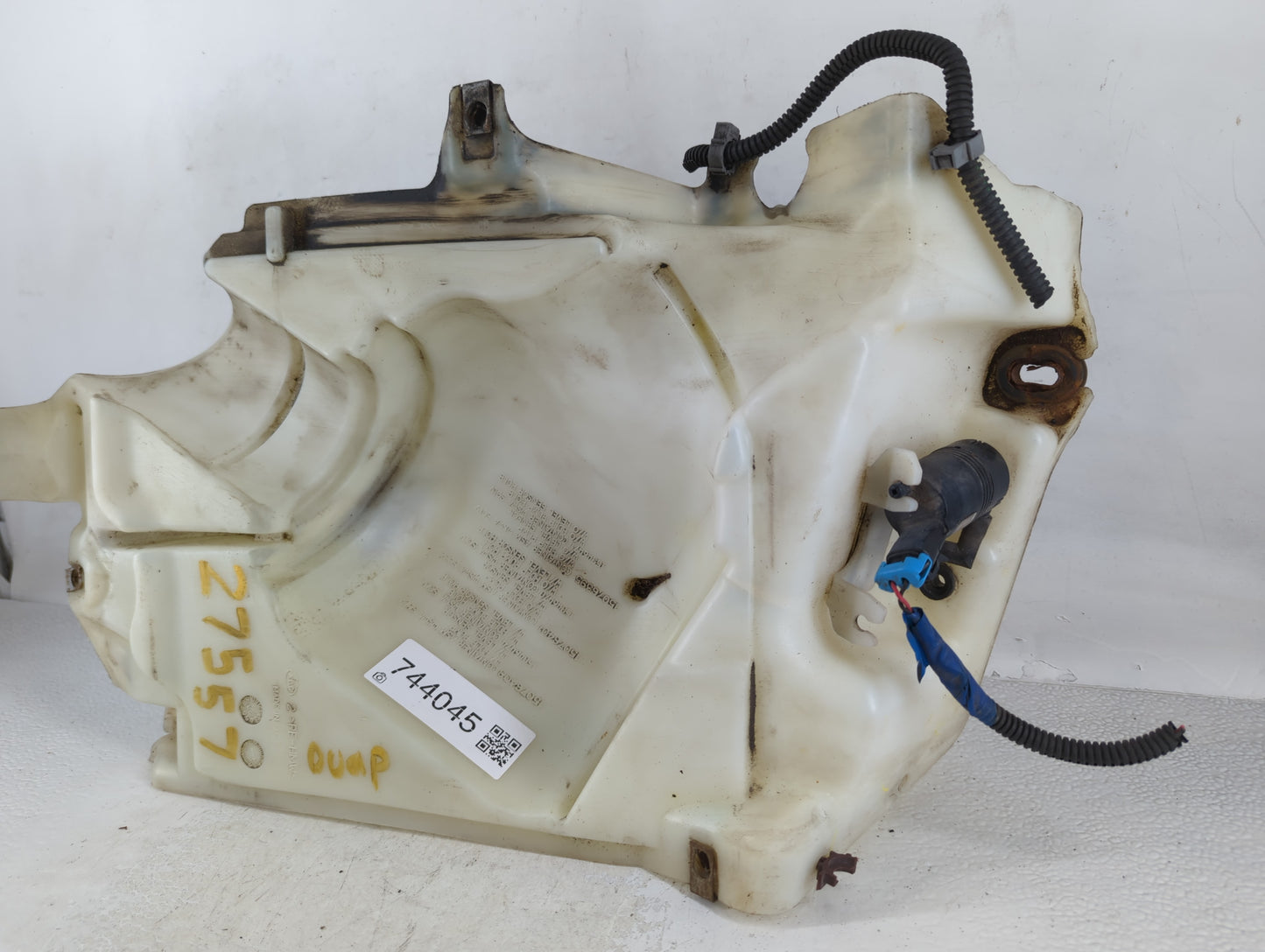 Chevrolet Trailbazer Ext Windshield Washer Fluid Reservoir Bottle Oem - Oemusedautoparts1.com
