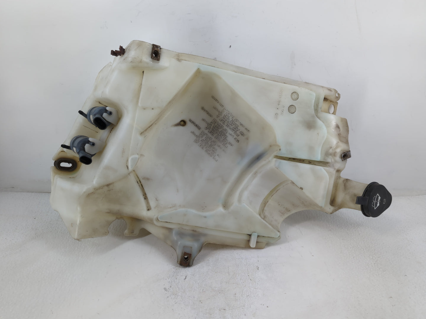 Chevrolet Trailbazer Ext Windshield Washer Fluid Reservoir Bottle Oem - Oemusedautoparts1.com