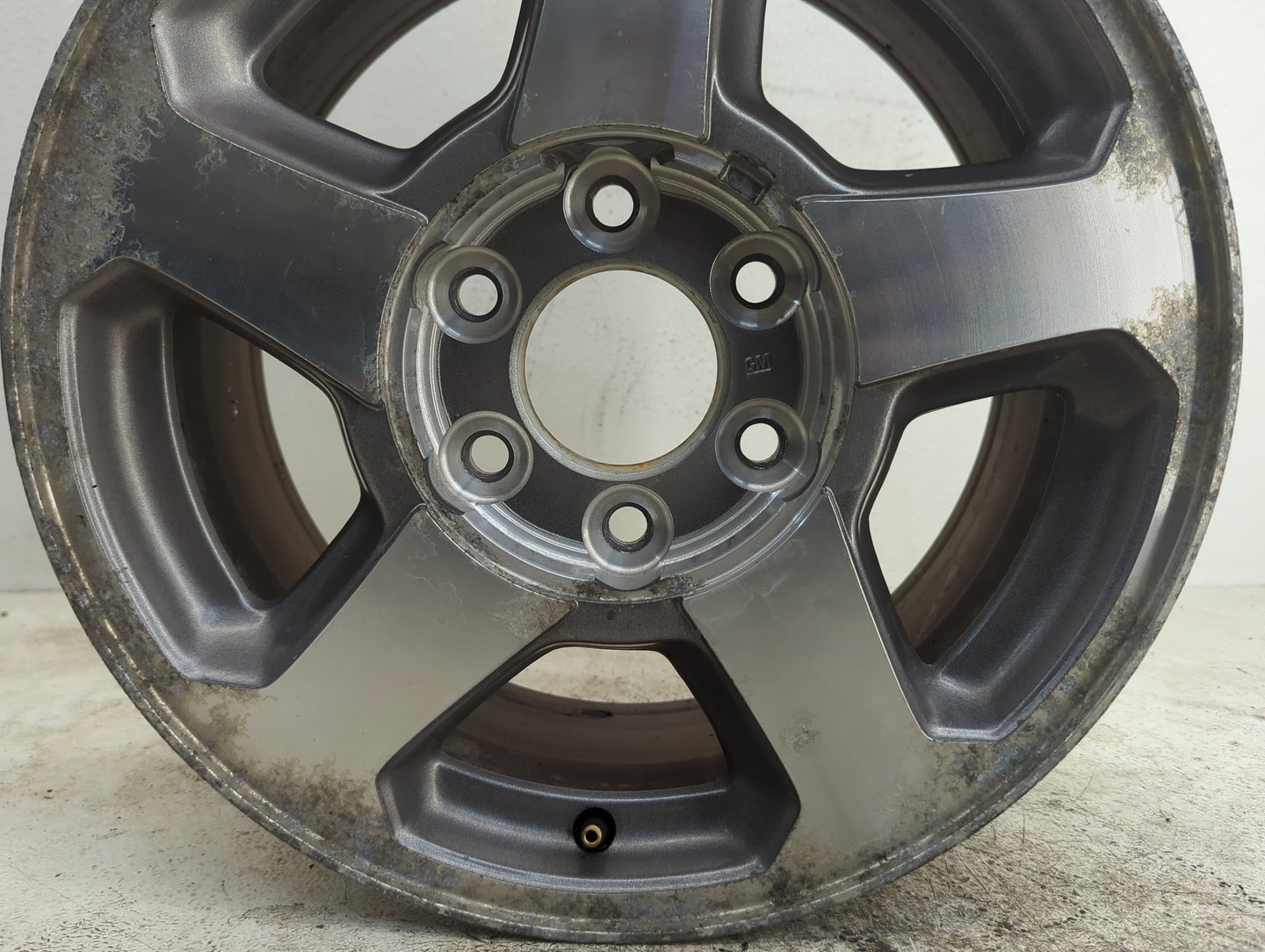 2002-2006 Chevrolet Trailblazer Oem Wheel Rim 1188775 - Oemusedautoparts1.com