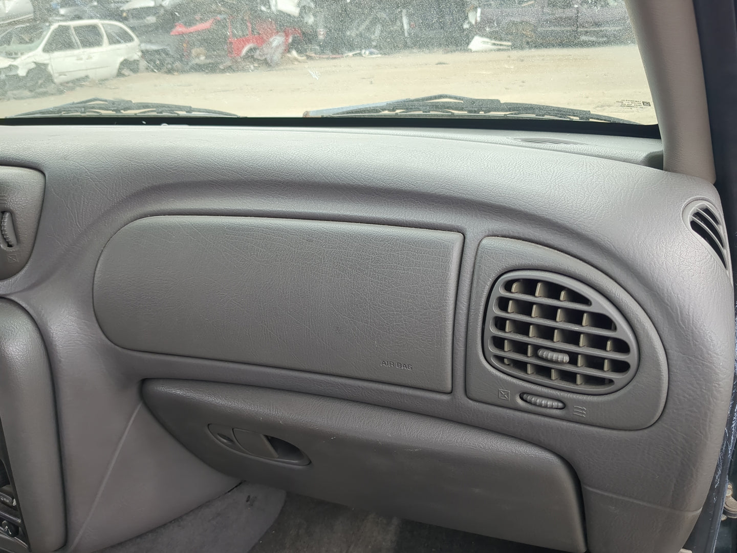 2002-2004 Chevrolet Trailblazer Air Bag Passenger Right Dashboard OEM Fits Fits 2002 2003 2004 OEM Used Auto Parts - Oemused