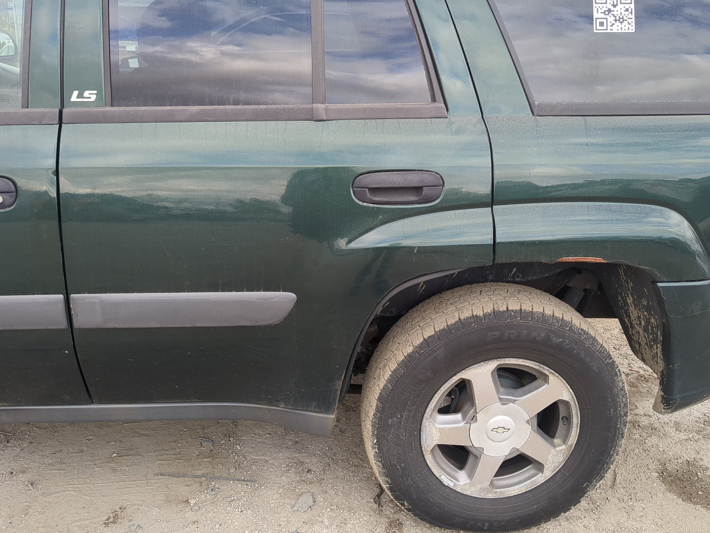 2002-2004 Chevrolet Trailblazer Driver Rear Door Oem 1190098 - Oemusedautoparts1.com