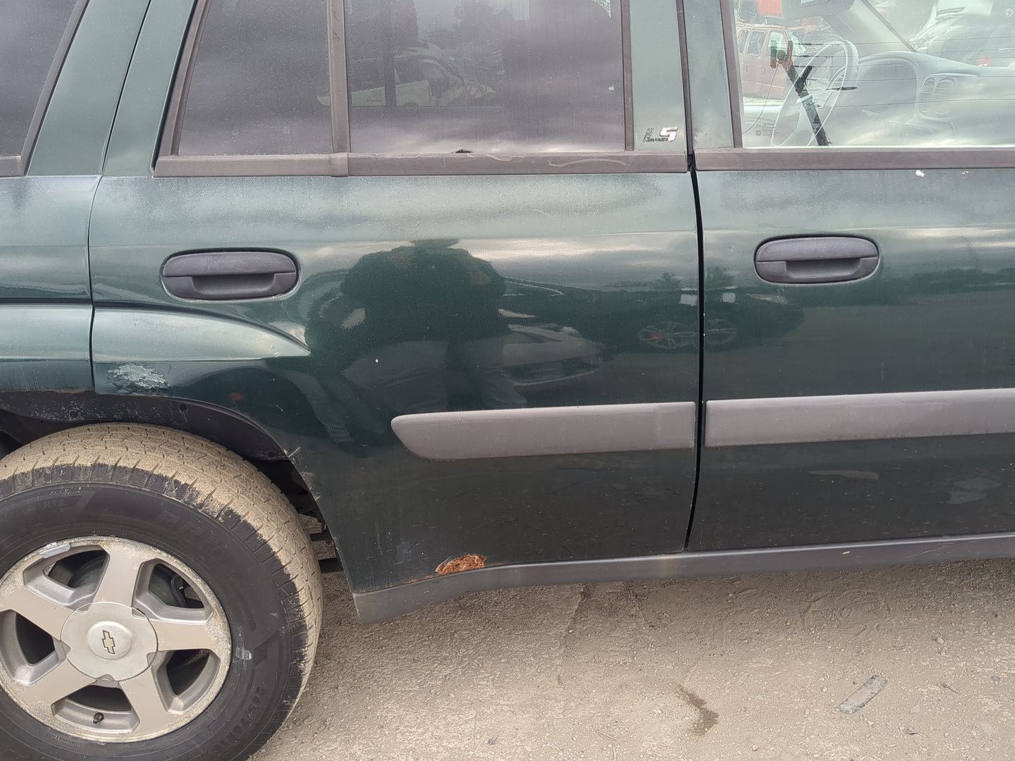 2002-2004 Chevrolet Trailblazer Passenger Rear Door Oem 1190102 - Oemusedautoparts1.com