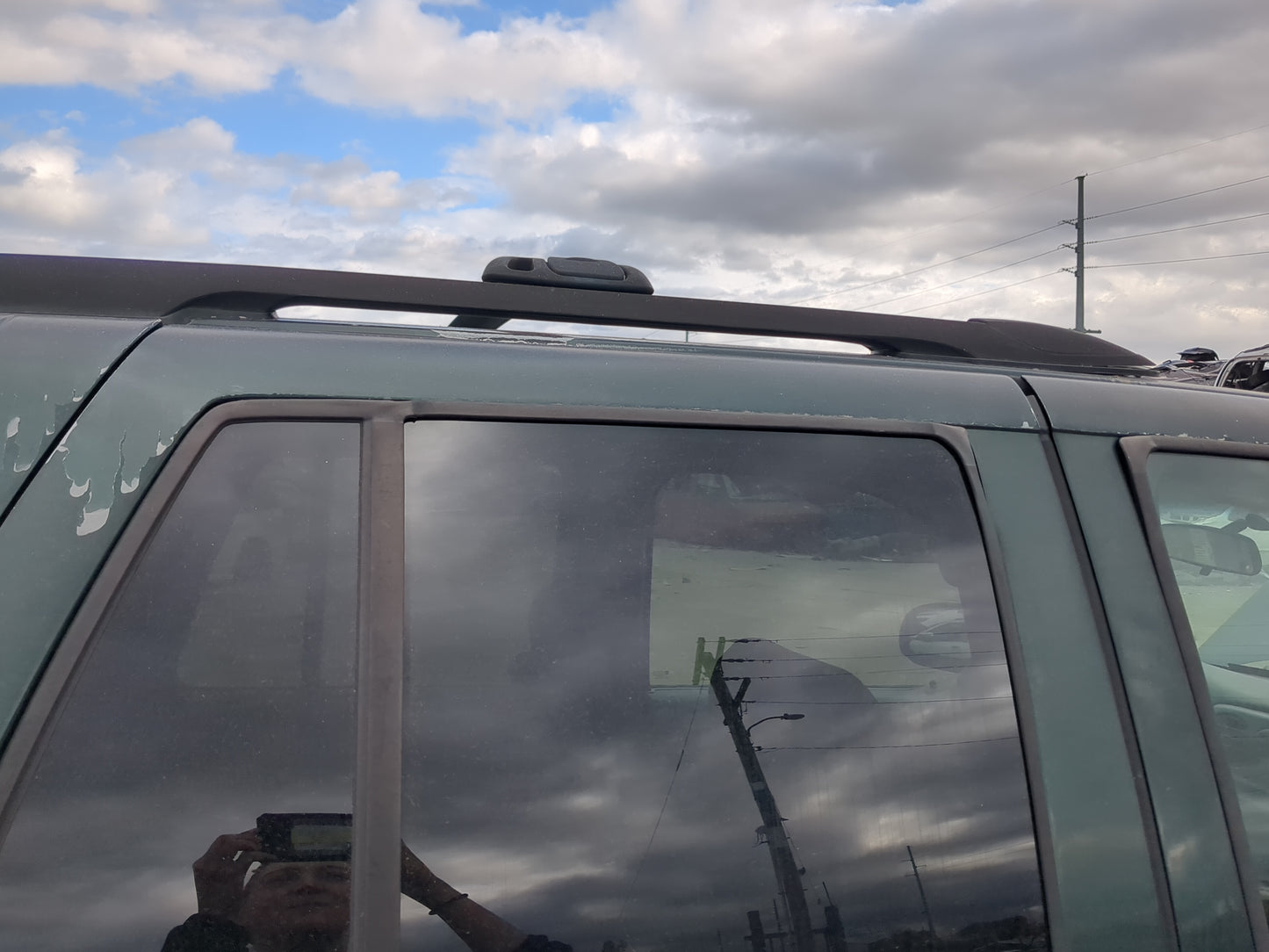 2002-2004 Chevrolet Trailblazer Passenger Rear Door Oem 1190102 - Oemusedautoparts1.com