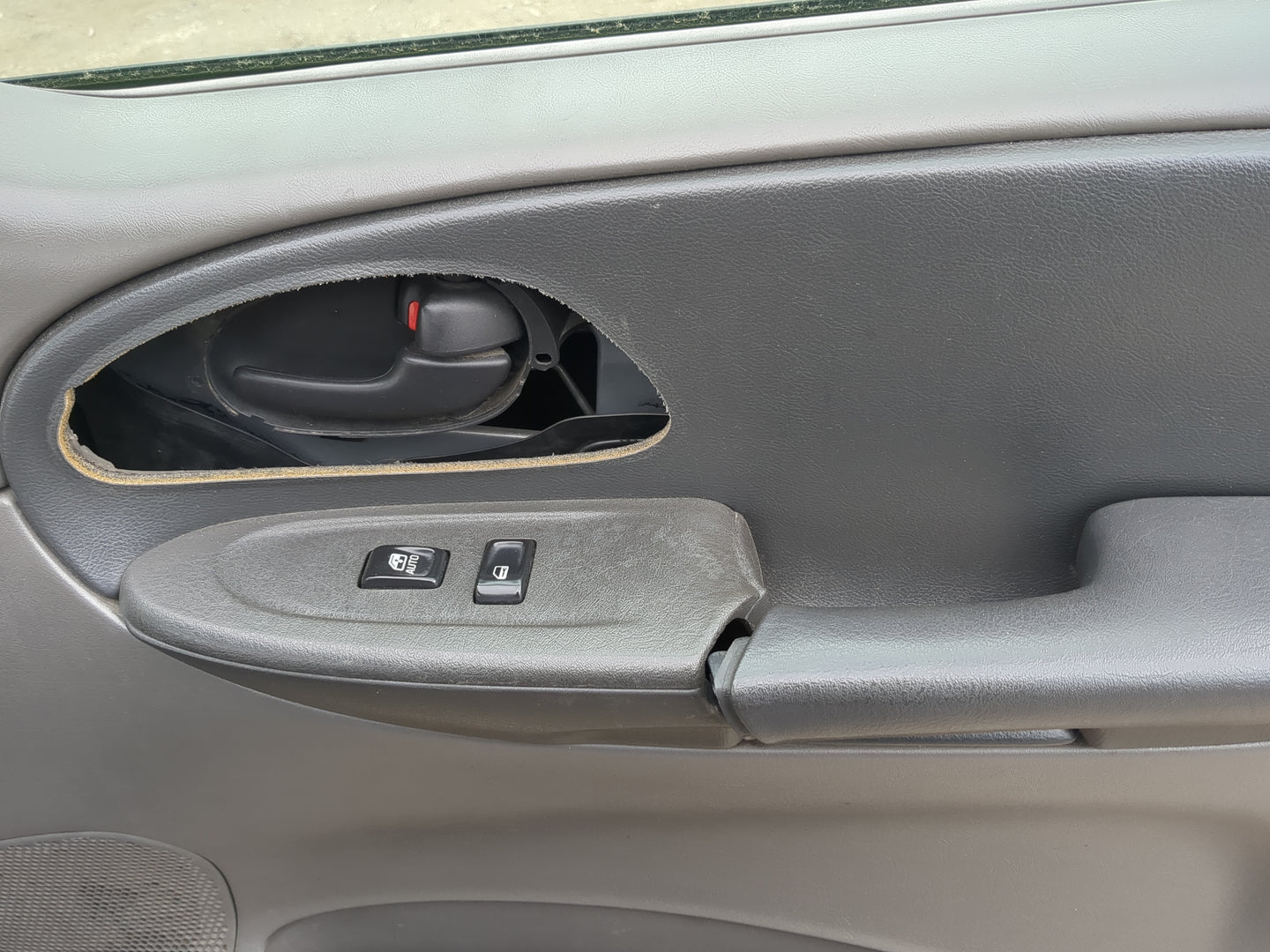 Door Panels 2004 CHEVROLET TRAILBLAZER - Oemusedautoparts1.com