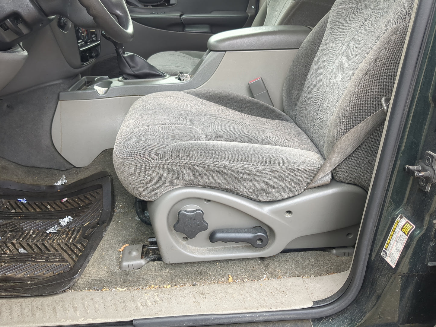 2004 Chevrolet Trailblazer Driver Front Seat Oem 1190142 - Oemusedautoparts1.com