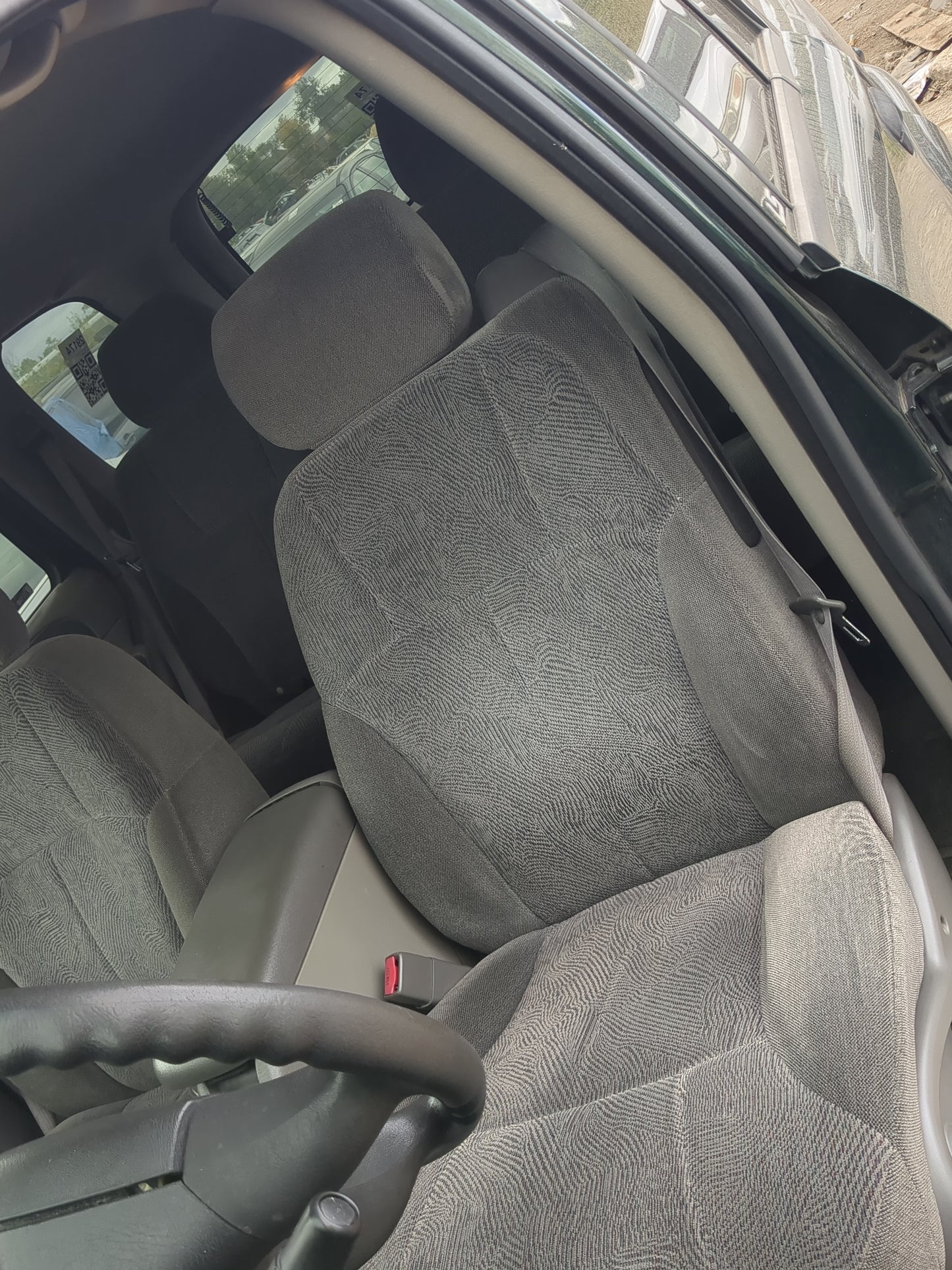 2004 Chevrolet Trailblazer Driver Front Seat Oem 1190142 - Oemusedautoparts1.com
