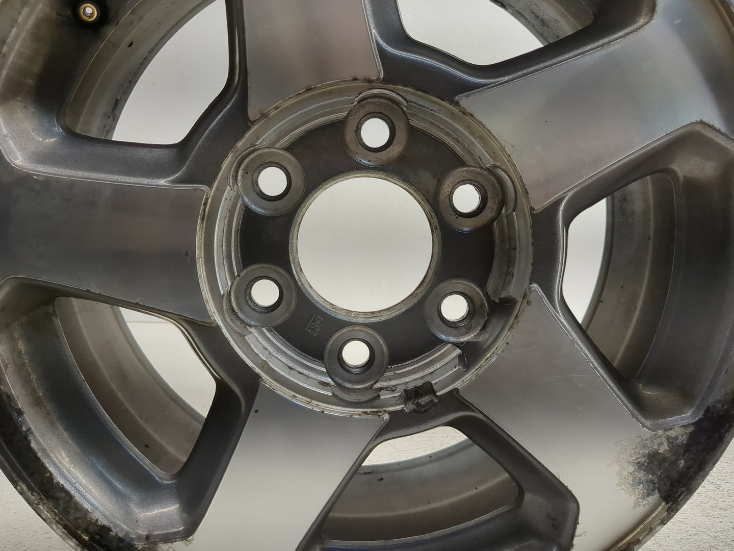 2002-2009 Chevrolet Trailblazer Oem Wheel Rim 1229380 - Oemusedautoparts1.com