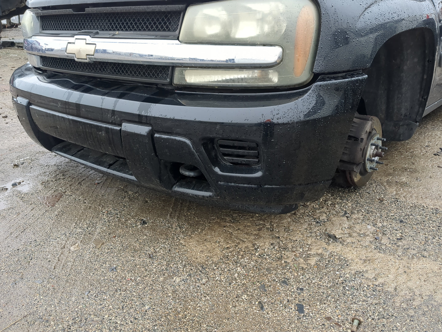 2002-2008 Chevrolet Trailblazer Front Bumper - Oem - Oemusedautoparts1.com