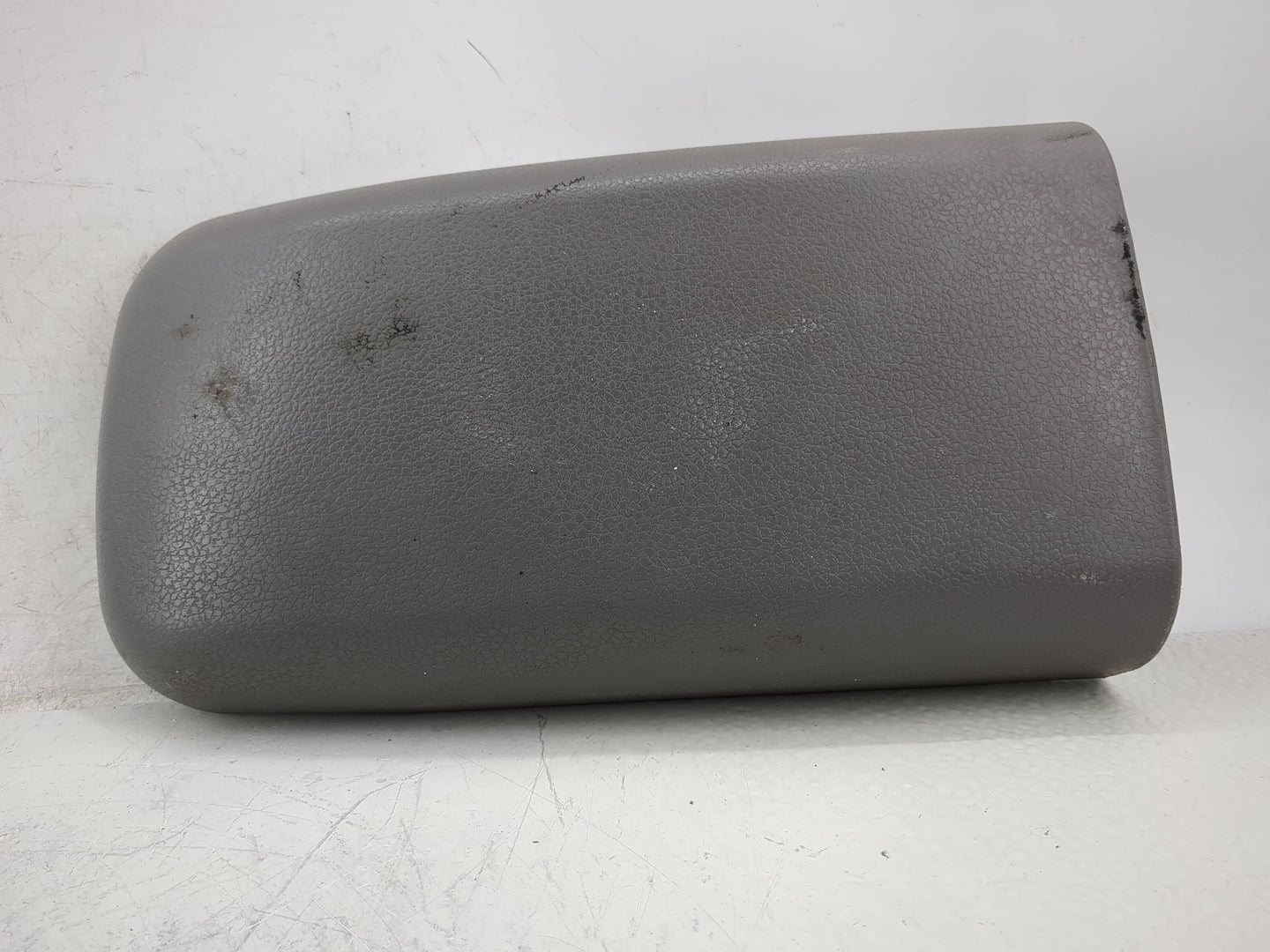 2002-2004 Chevrolet Trailblazer Center Console Armrest Cover Lid Fits Fits 2002 2003 2004 OEM Used Auto Parts - Oemusedautop