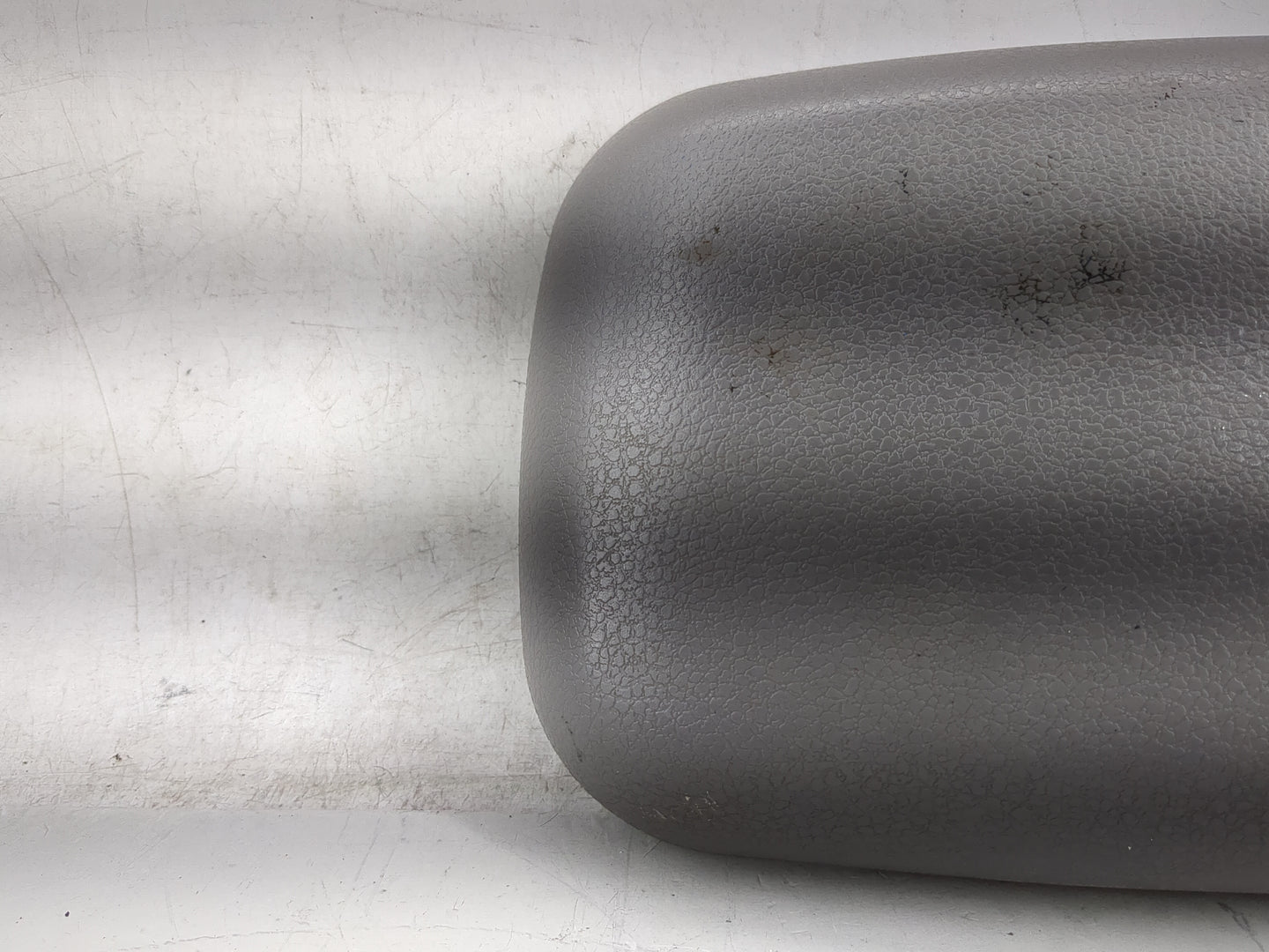 2002-2004 Chevrolet Trailblazer Center Console Armrest Cover Lid Fits Fits 2002 2003 2004 OEM Used Auto Parts - Oemusedautop
