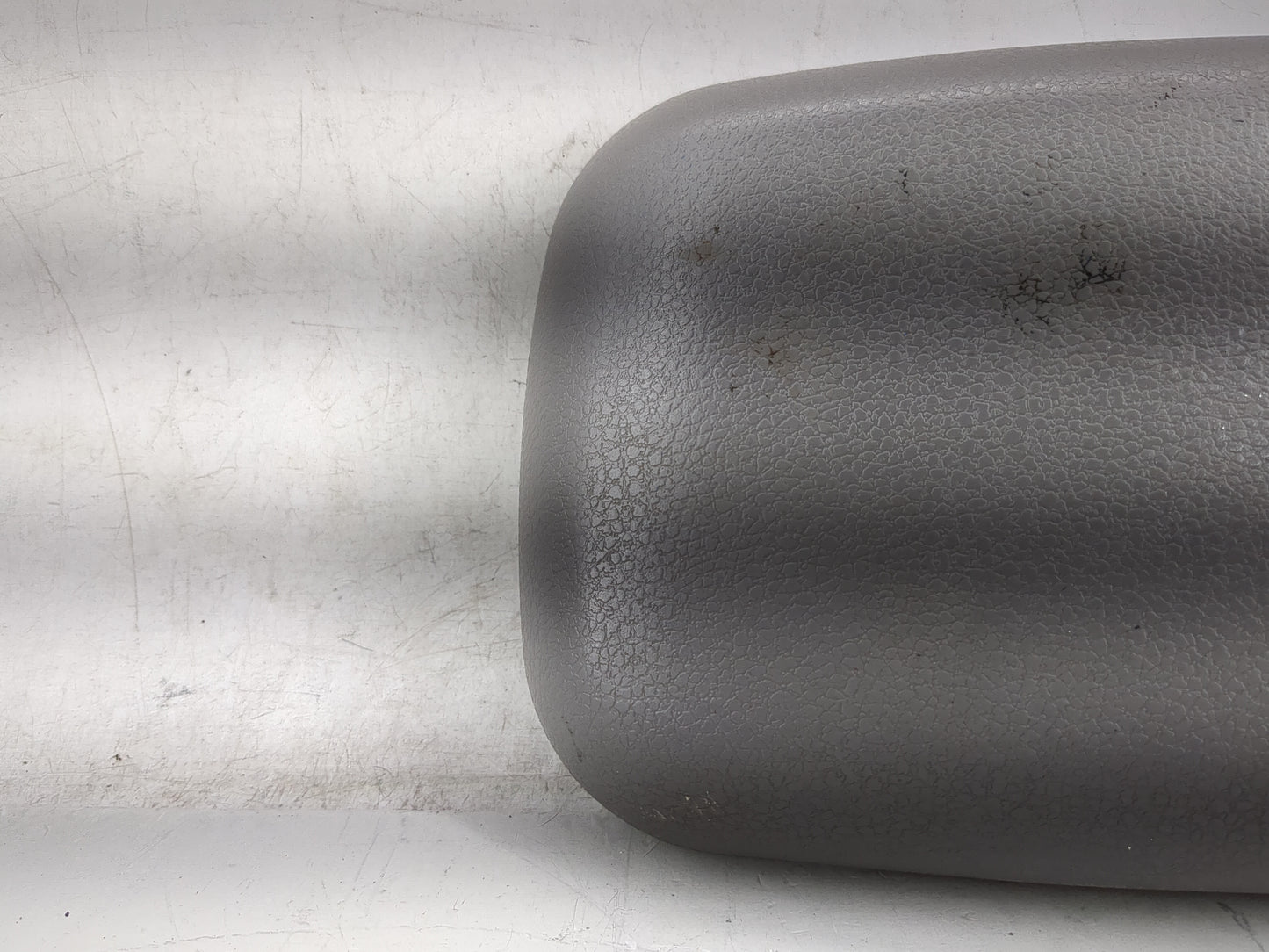 2002-2004 Chevrolet Trailblazer Center Console Armrest Cover Lid Fits Fits 2002 2003 2004 OEM Used Auto Parts - Oemusedautop