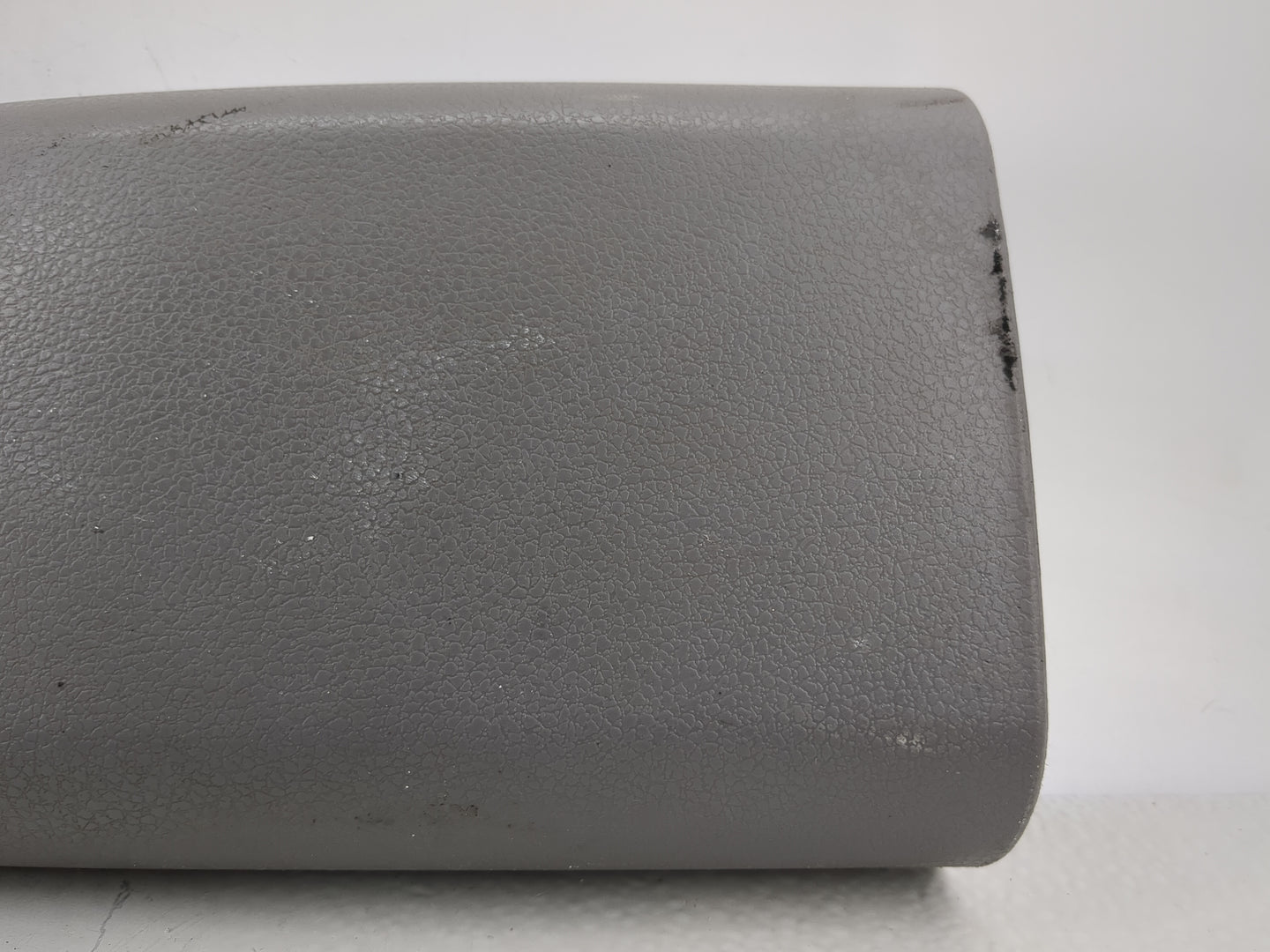2002-2004 Chevrolet Trailblazer Center Console Armrest Cover Lid Fits Fits 2002 2003 2004 OEM Used Auto Parts - Oemusedautop
