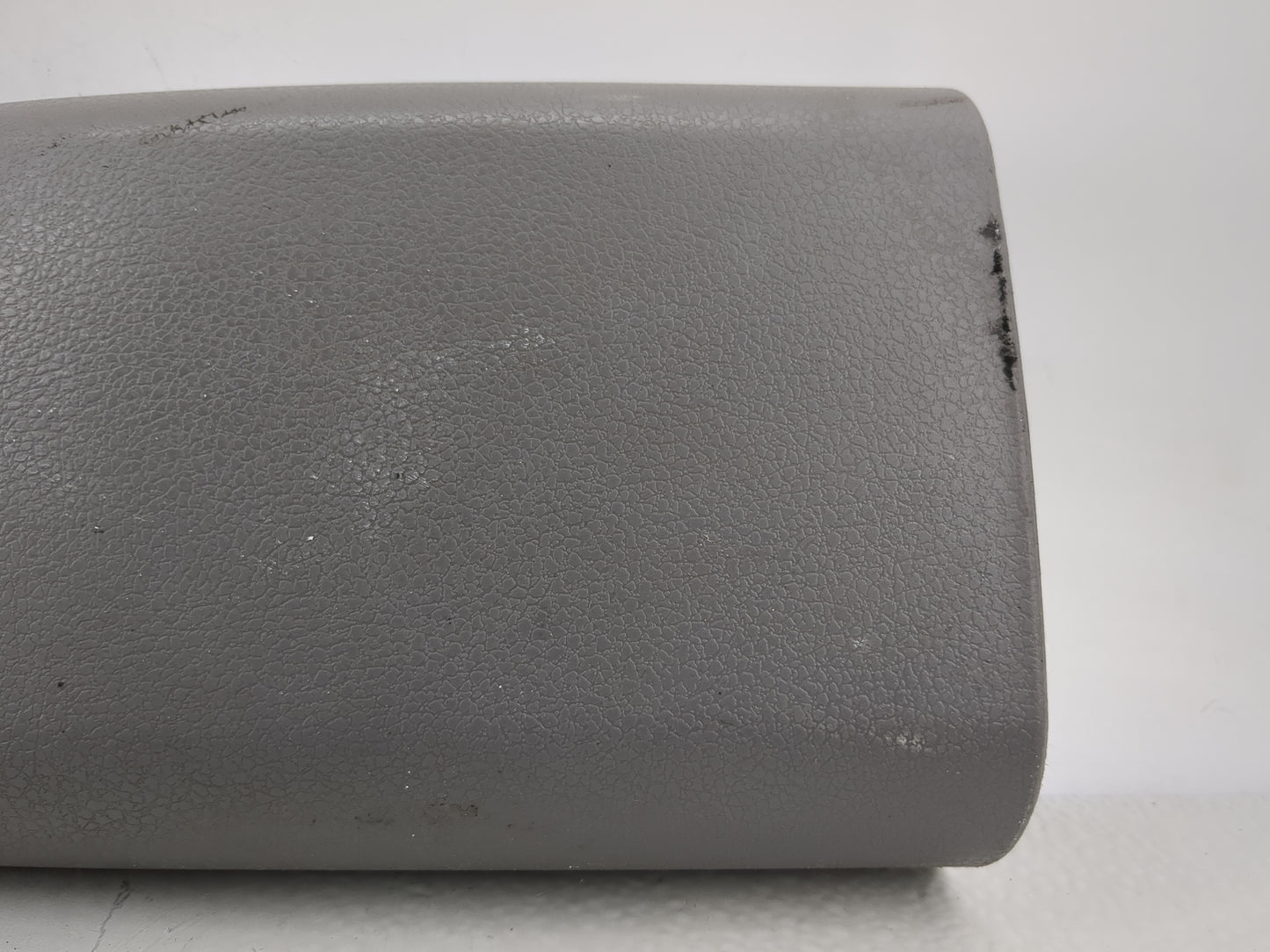 2002-2004 Chevrolet Trailblazer Center Console Armrest Cover Lid Fits Fits 2002 2003 2004 OEM Used Auto Parts - Oemusedautop