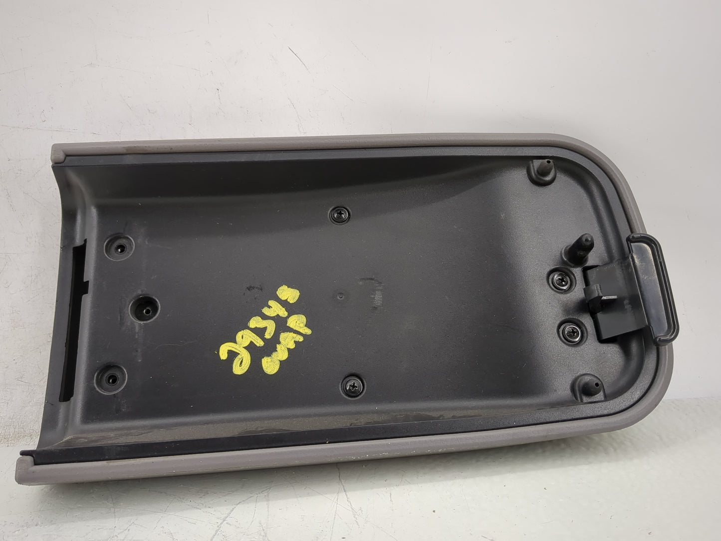 2002-2004 Chevrolet Trailblazer Center Console Armrest Cover Lid Fits Fits 2002 2003 2004 OEM Used Auto Parts - Oemusedautop