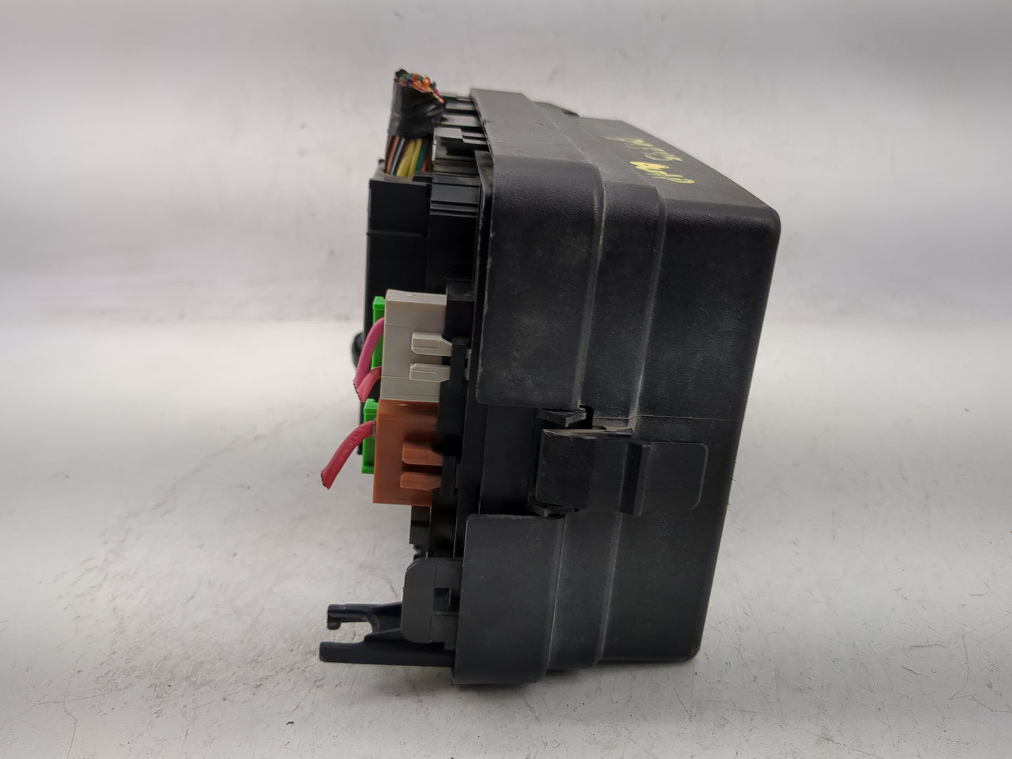 2004-2005 Chevrolet Trailblazer Fusebox Fuse Box Panel Relay Module Fits Fits 2004 2005 OEM Used Auto Parts - Oemusedautopar