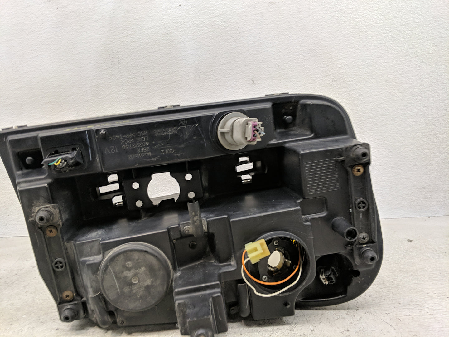 2002 Chevrolet Trailblazer Driver Left Oem Head Light Headlight Lamp - Oemusedautoparts1.com