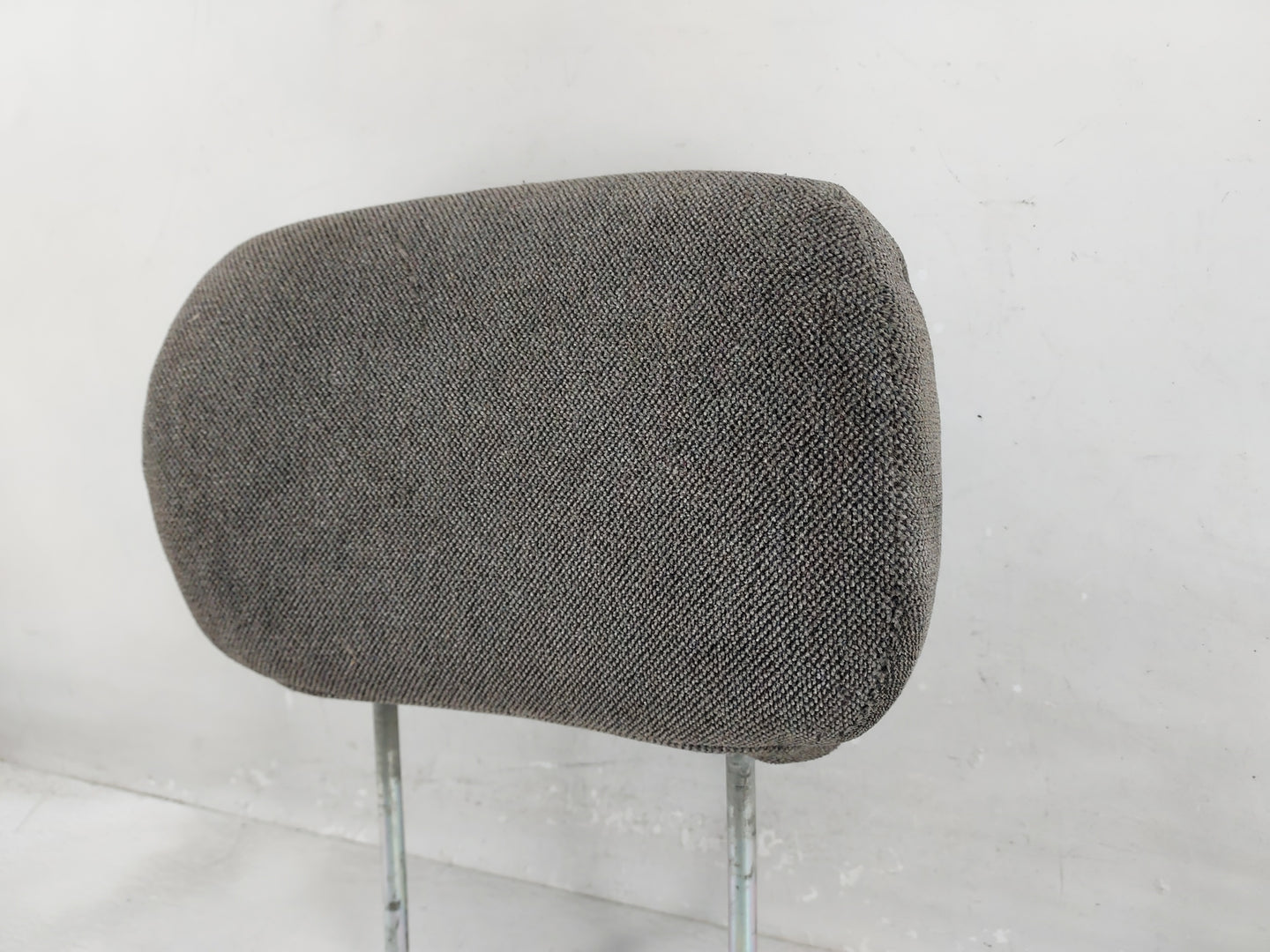 2004 Chevrolet Trailblazer Headrest Head Rest Front Driver Passenger Seat Fits OEM Used Auto Parts - Oemusedautoparts1.com