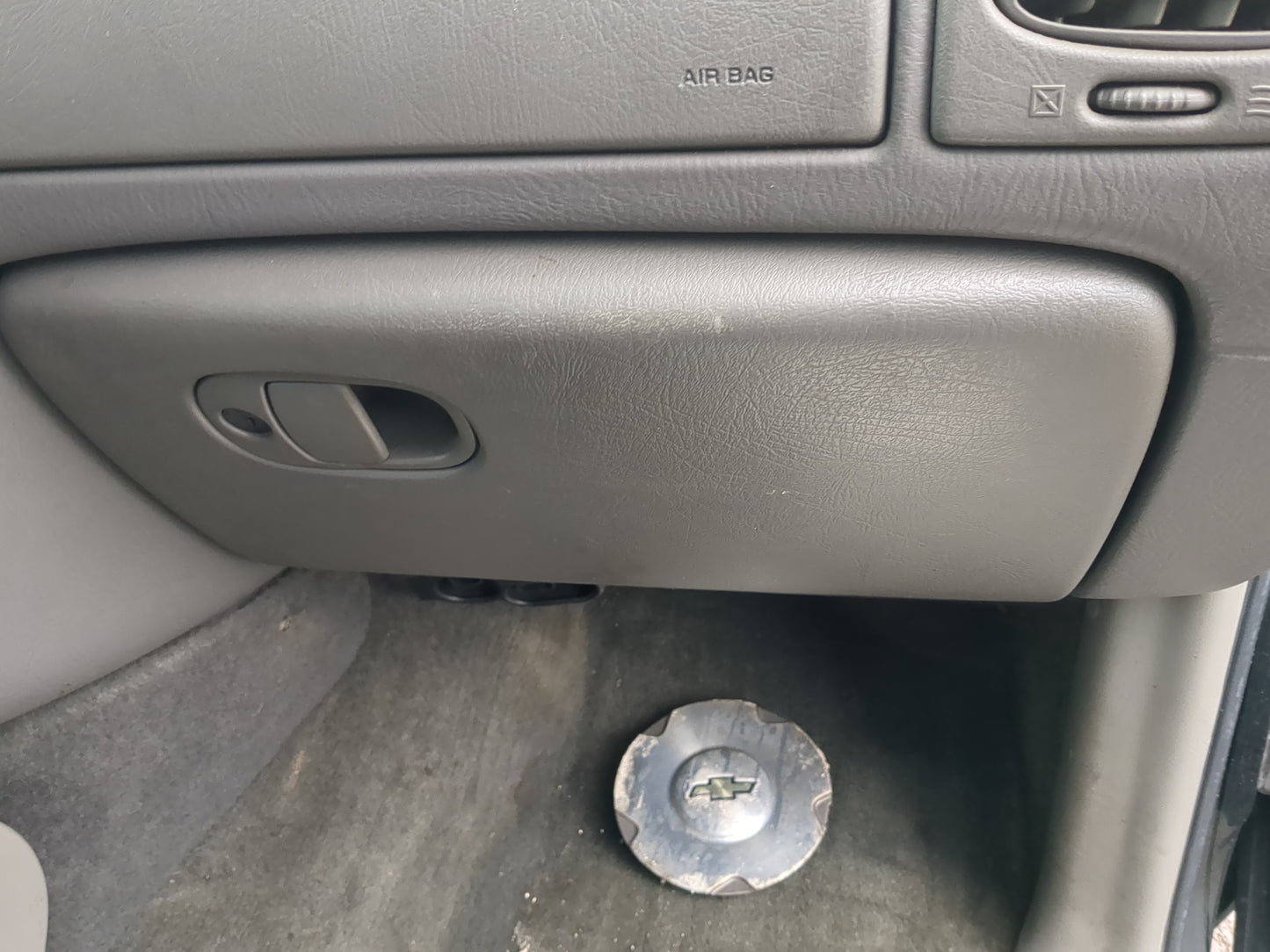 2004 Chevrolet Trailblazer Passenger Glove Box Door Storage Compartment - Oemusedautoparts1.com