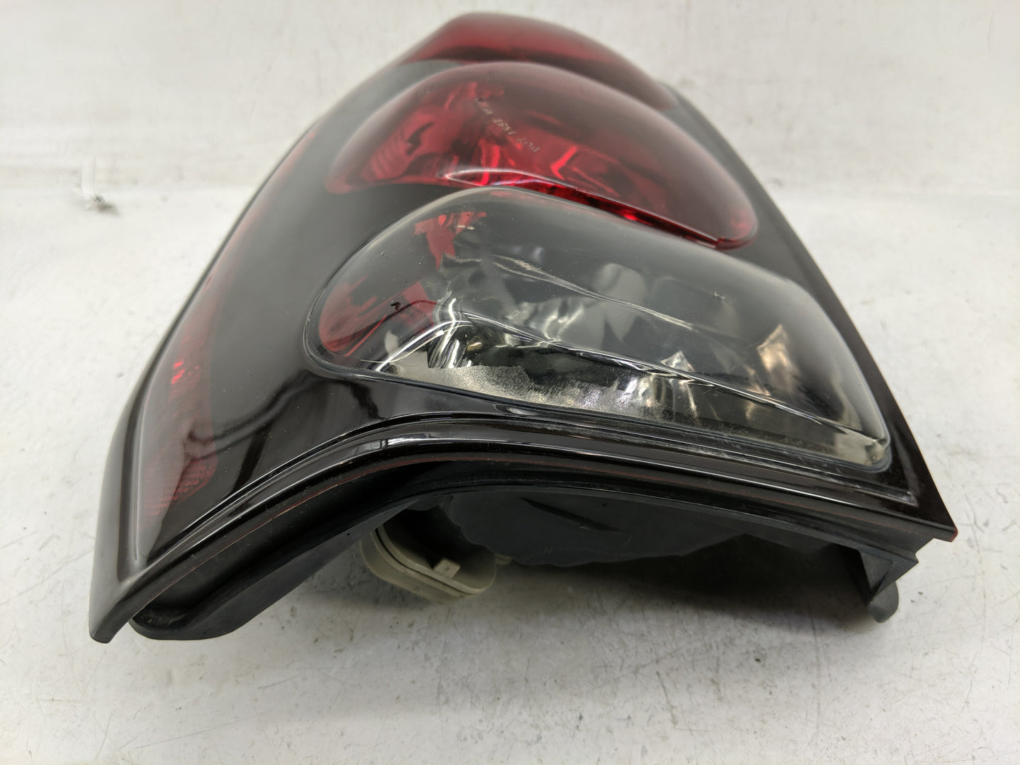 2002-2009 Chevrolet Trailblazer Tail Light Assembly Driver Left OEM Fits Fits 2002 2003 2004 2005 2006 2007 2008 2009 OEM Us