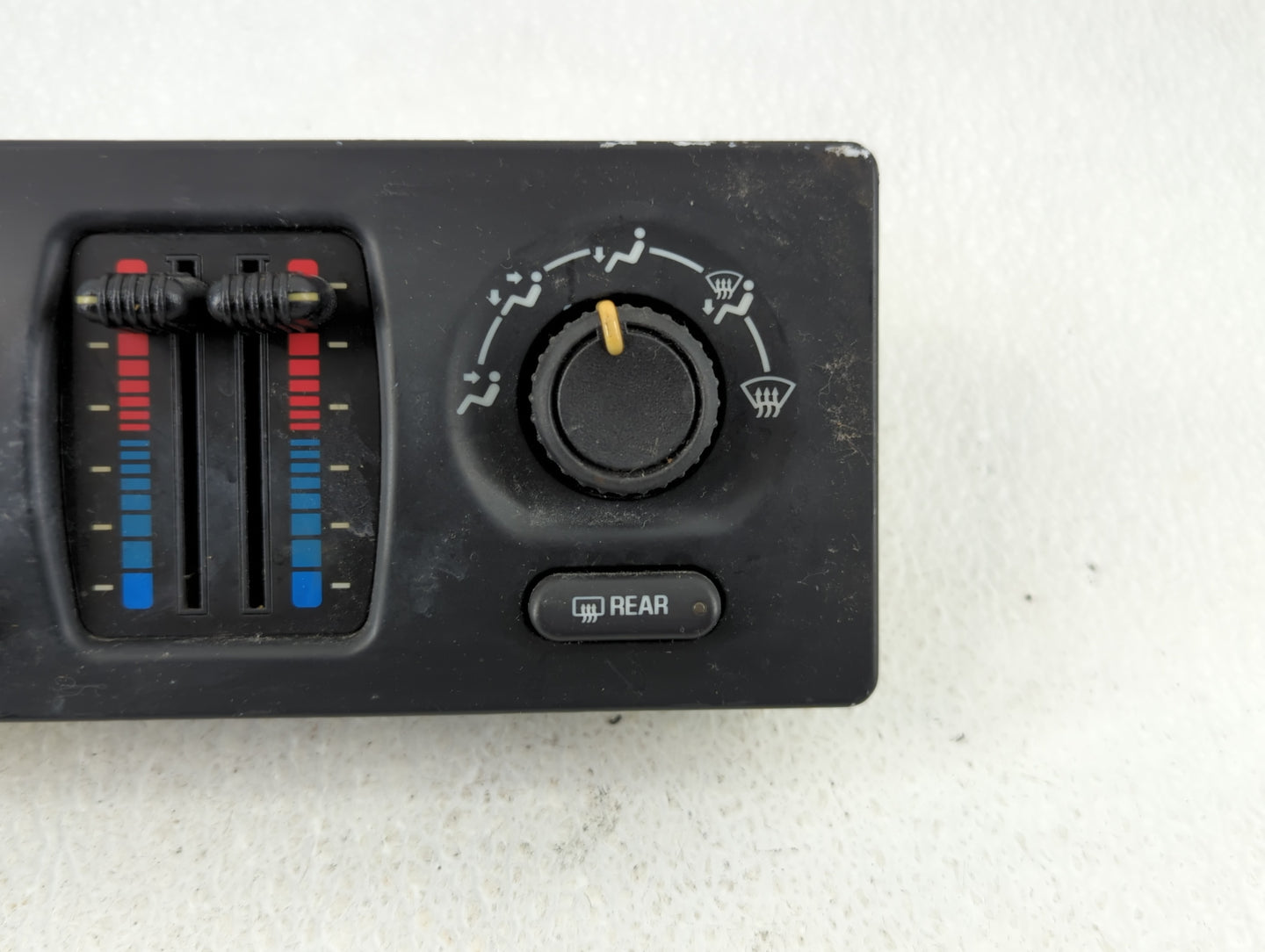 2003-2009 Chevrolet Trailblazer Climate Control Module Temperature AC/Heater Replacement P/N:15195333 Fits OEM Used Auto Par