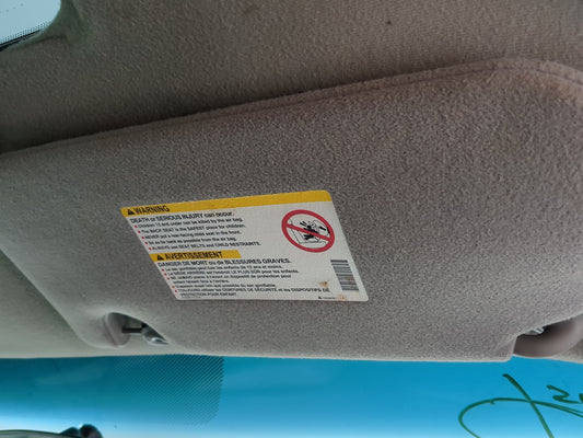 2002-2004 Chevrolet Trailblazer Sun Visor Shade Replacement Passenger Right Mirror Fits Fits 2002 2003 2004 OEM Used Auto Pa