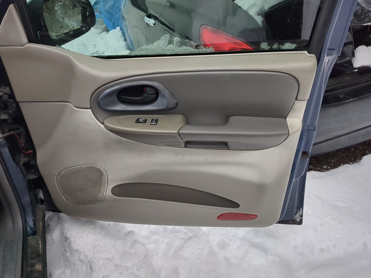 Door Panels 2004 CHEVROLET TRAILBLAZER - Oemusedautoparts1.com