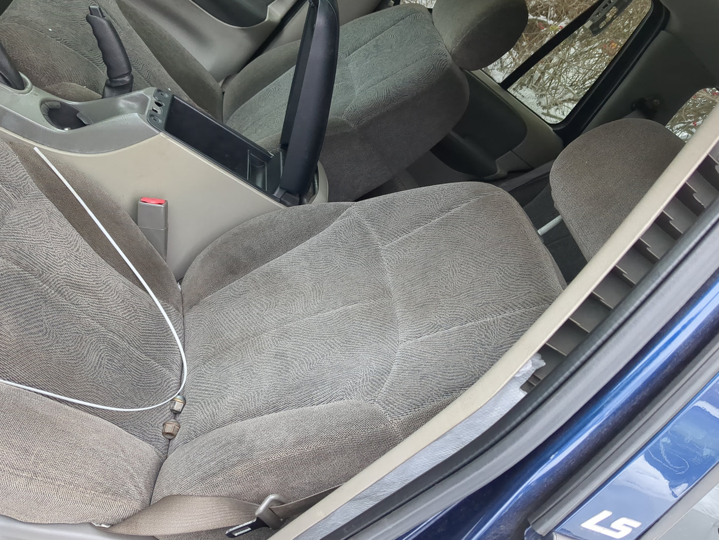 2004 Chevrolet Trailblazer Driver Front Seat Oem 1260112 - Oemusedautoparts1.com