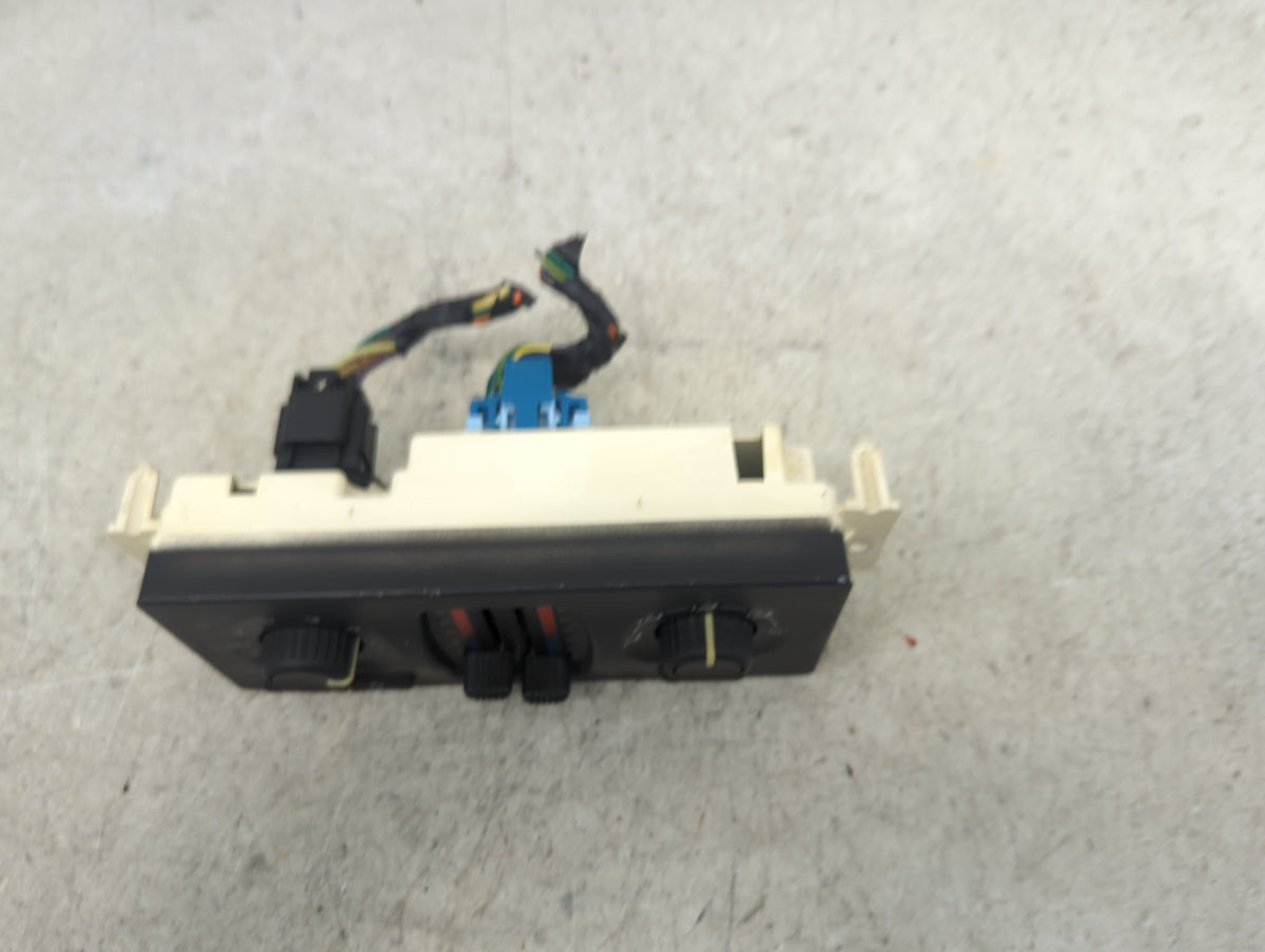 2002-2009 Chevrolet Trailblazer Climate Control Module Temperature AC/Heater Replacement P/N:15195333 Fits OEM Used Auto Par