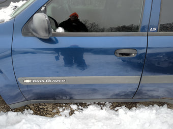 compare product 2002-2004 Chevrolet Trailblazer Driver Front Door Oem 1260128