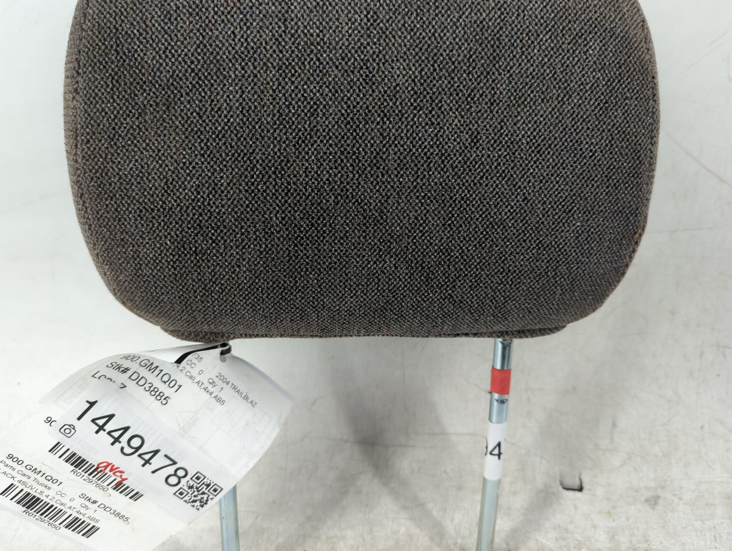 2004 Chevrolet Trailblazer Headrest Head Rest Front Driver Seat Grey - Oemusedautoparts1.com