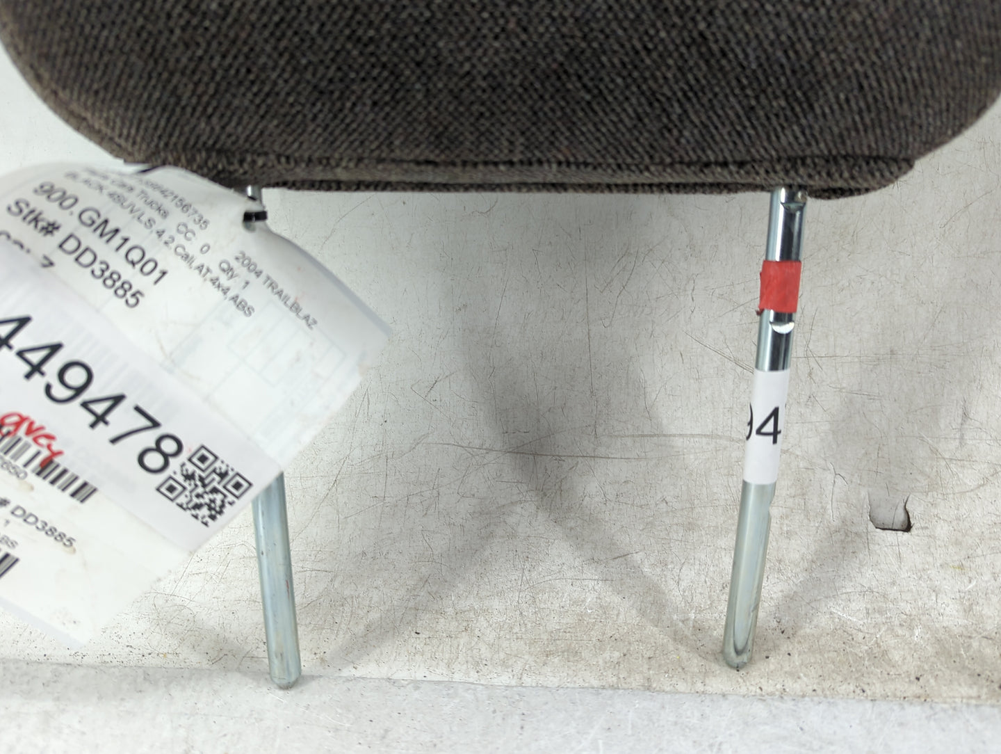 2004 Chevrolet Trailblazer Headrest Head Rest Front Driver Seat Grey - Oemusedautoparts1.com