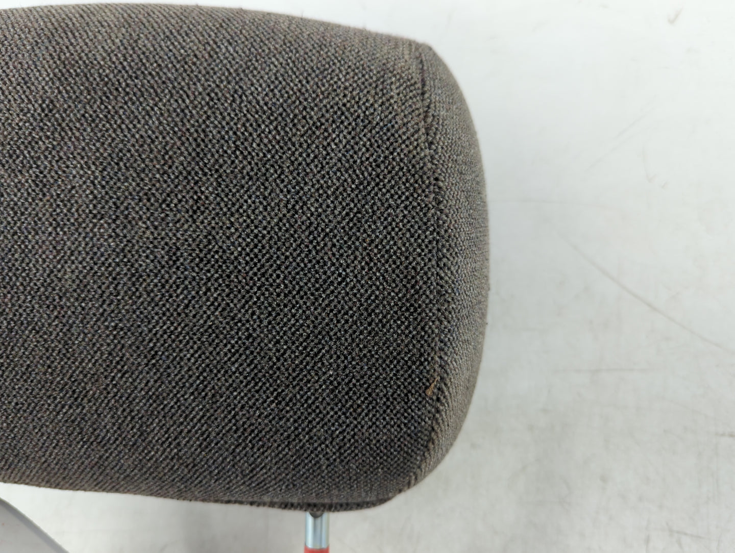 2004 Chevrolet Trailblazer Headrest Head Rest Front Driver Seat Grey - Oemusedautoparts1.com
