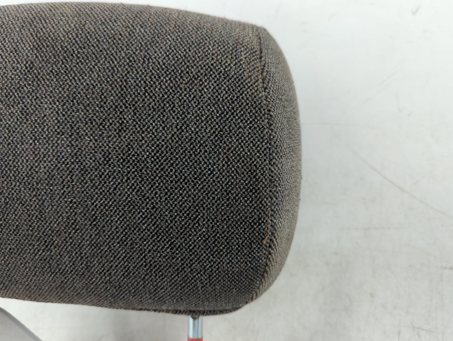 2004 Chevrolet Trailblazer Headrest Head Rest Front Driver Seat Grey - Oemusedautoparts1.com