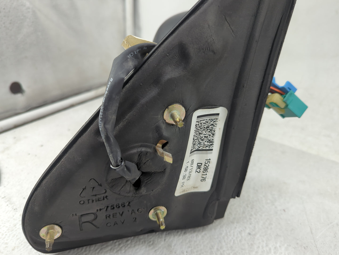 2004 Chevrolet Trailblazer Passenger Side View Mirror - Right Door Mirror OEM Used - Oemusedautoparts1.com