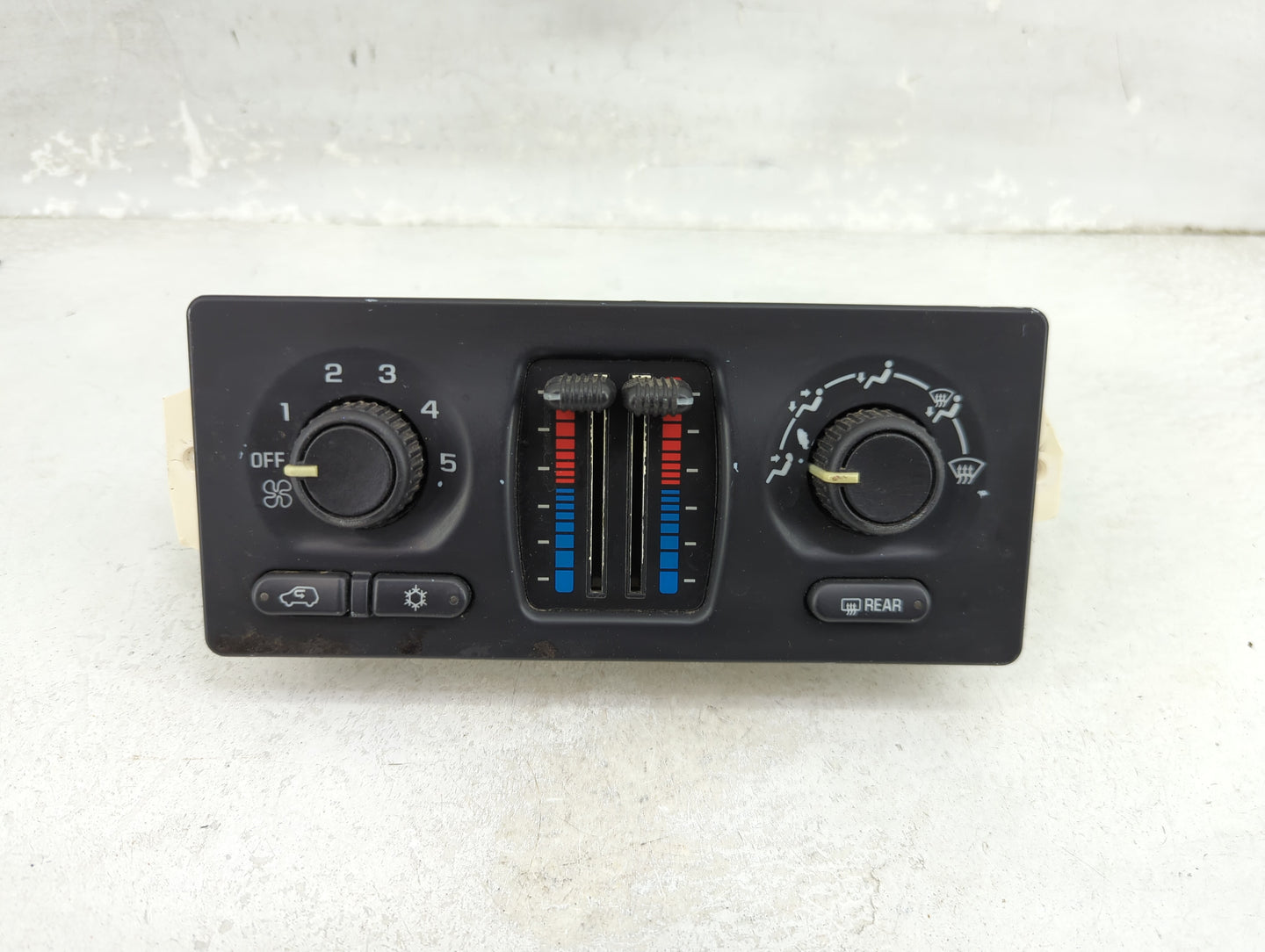 2003-2009 Chevrolet Trailblazer Climate Control Module Temperature AC/Heater Replacement P/N:15195333 Fits OEM Used Auto Par