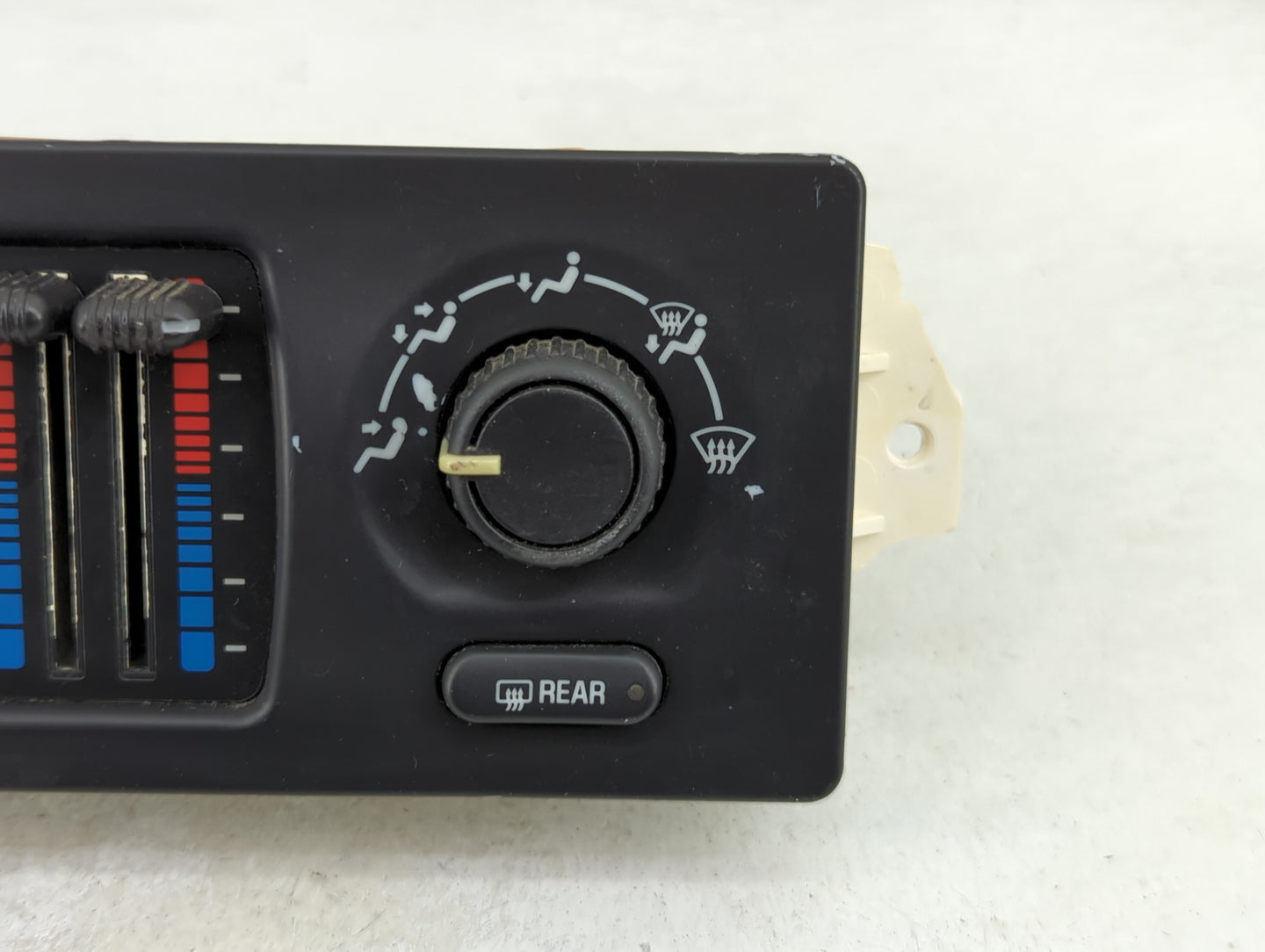 2003-2009 Chevrolet Trailblazer Climate Control Module Temperature AC/Heater Replacement P/N:15195333 Fits OEM Used Auto Par
