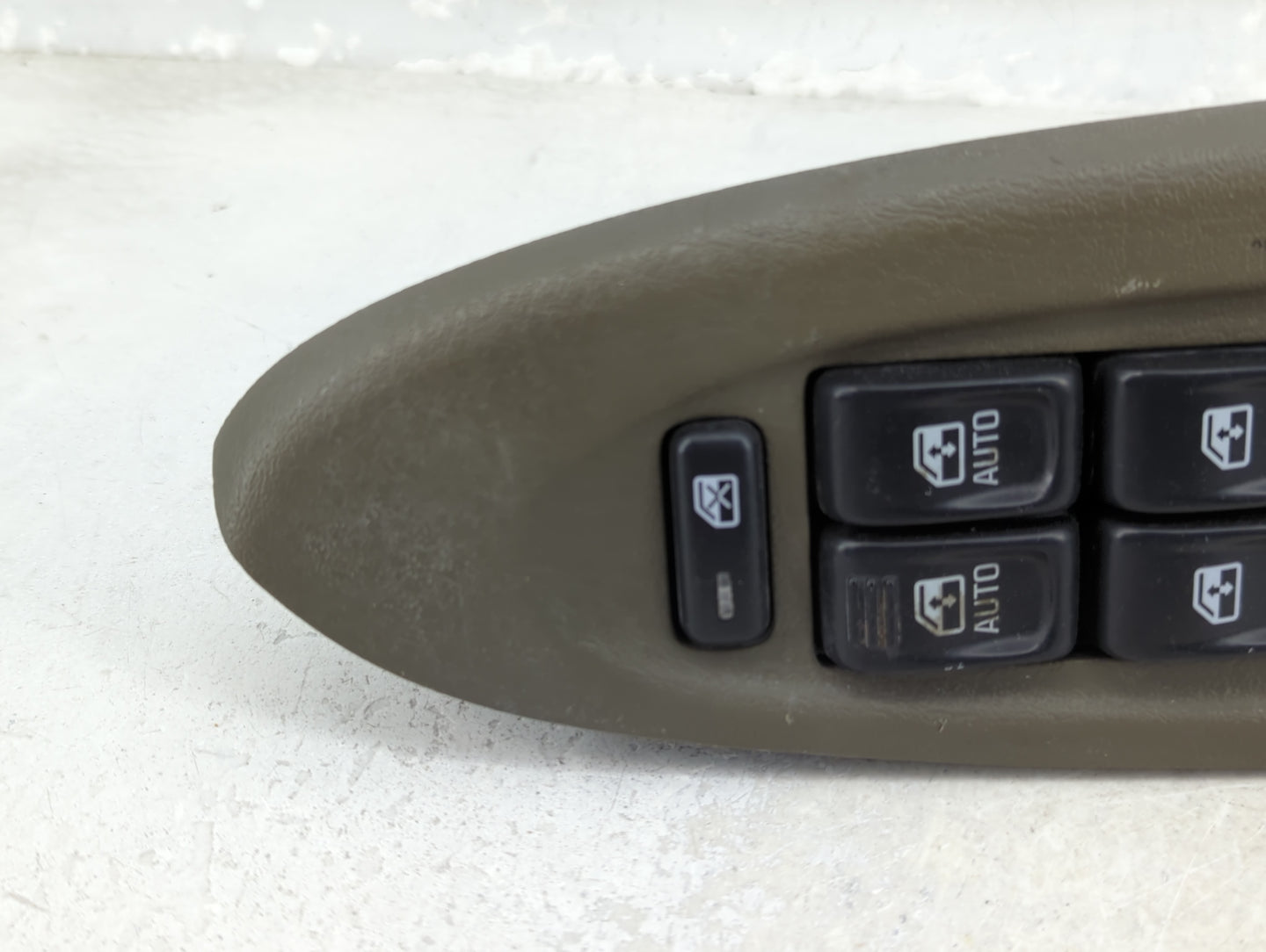 2002-2004 Chevrolet Trailblazer Master Power Window Switch Replacement Driver Side Left P/N:15204658 Fits Fits 2002 2003 200