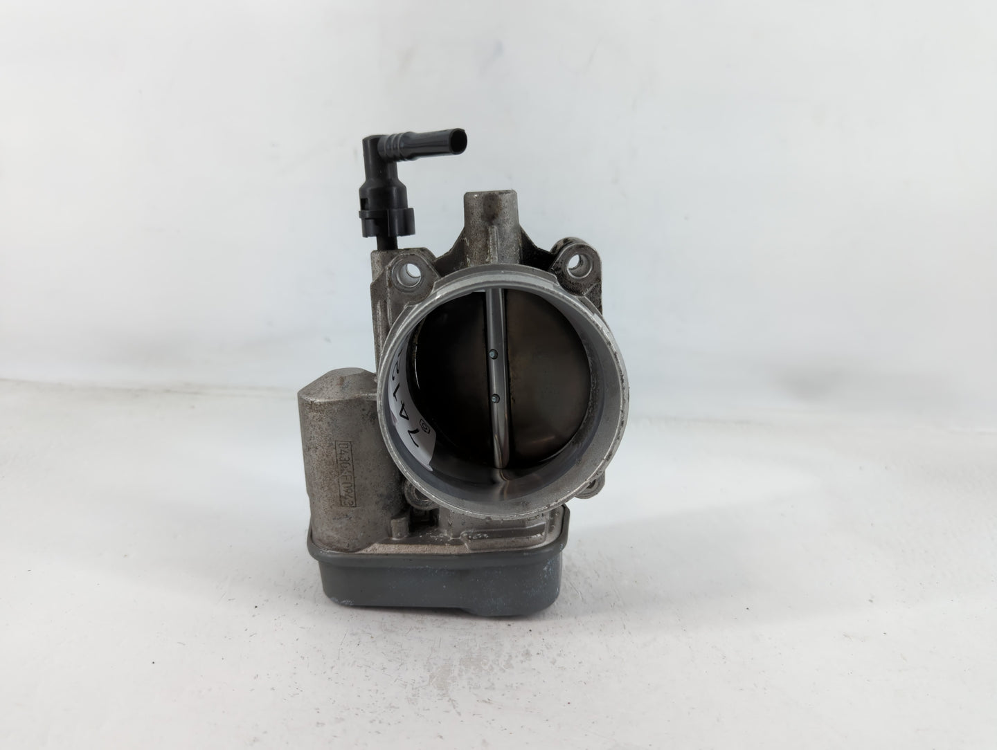 2003-2007 Chevrolet Trailblazer Throttle Body P/N:04304F0943 Fits Fits 2003 2004 2005 2006 2007 OEM Used Auto Parts - Oemuse