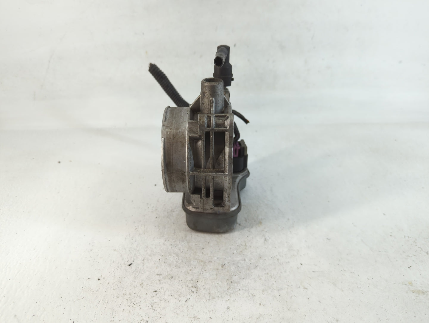 2003-2007 Chevrolet Trailblazer Throttle Body P/N:198 03F 1126 Fits Fits 2003 2004 2005 2006 2007 OEM Used Auto Parts - Oemu