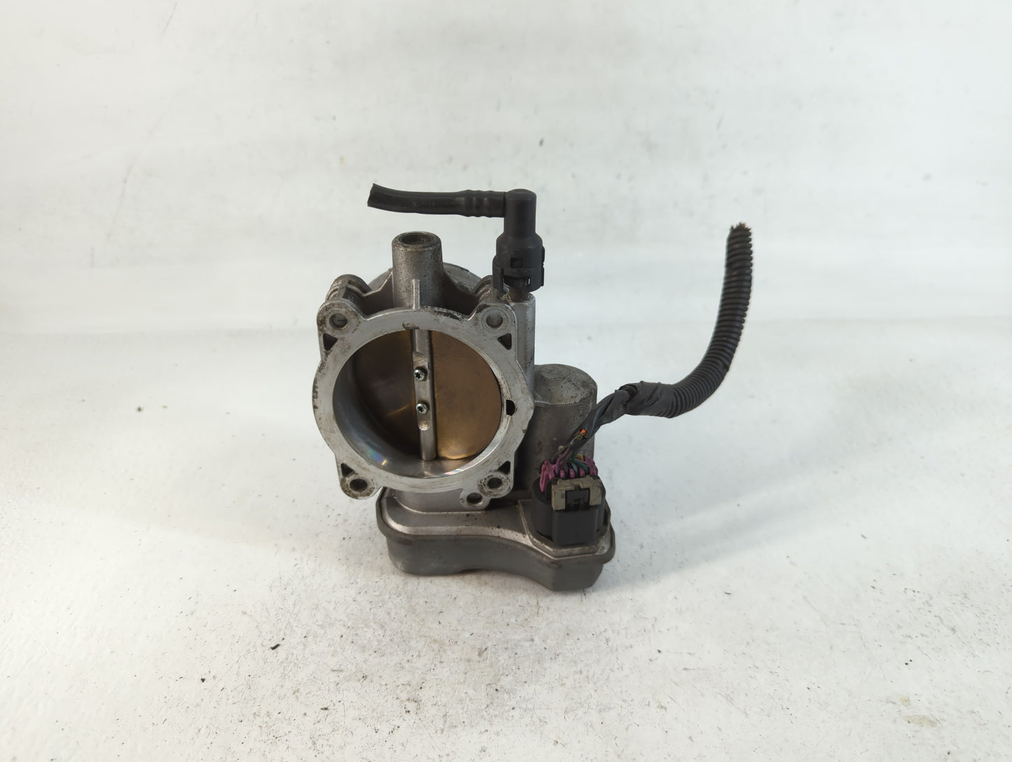 2003-2007 Chevrolet Trailblazer Throttle Body P/N:198 03F 1126 Fits Fits 2003 2004 2005 2006 2007 OEM Used Auto Parts - Oemu