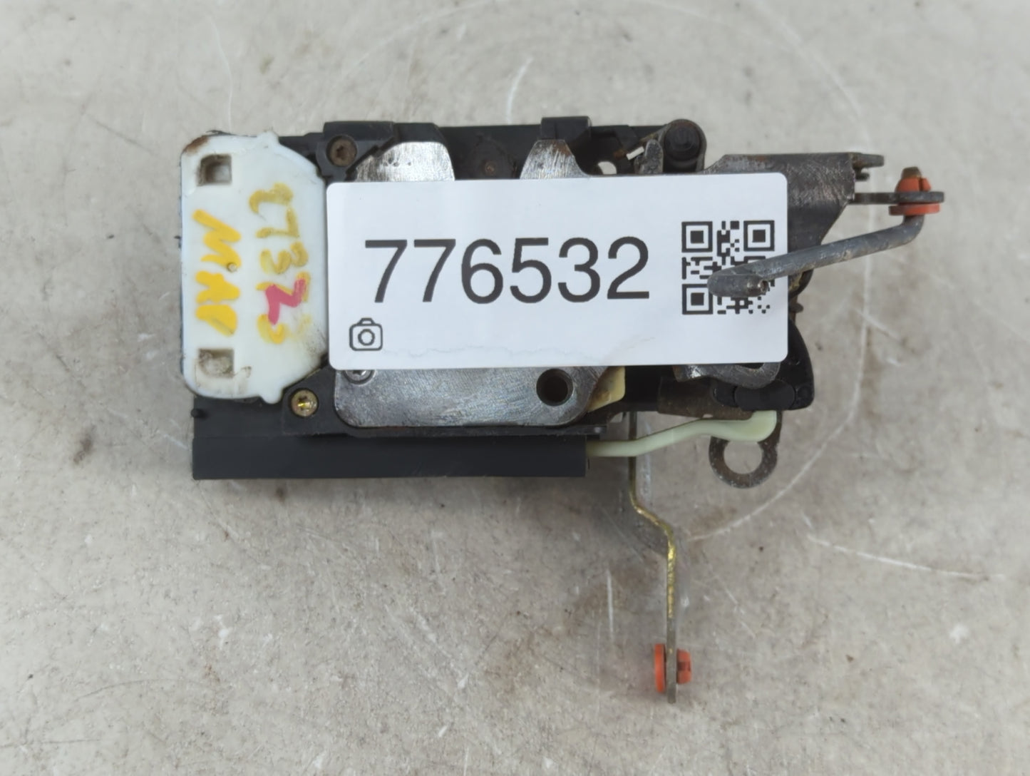 2004 Chevrolet Trailblazer Hood Latch Assembly Black - Oemusedautoparts1.com