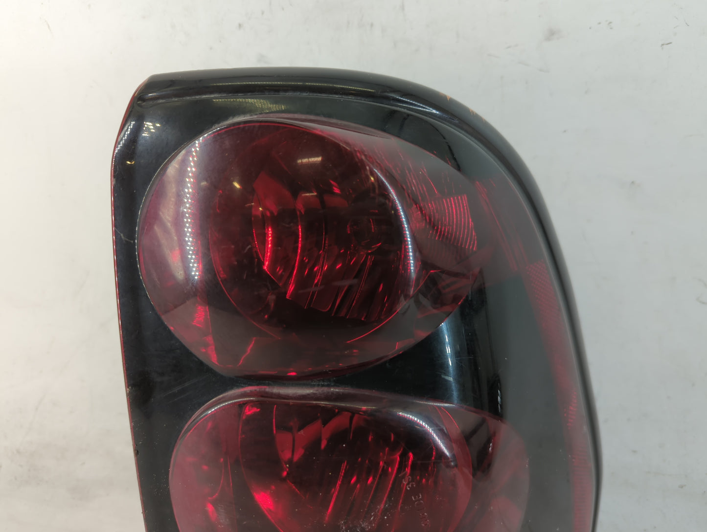 2002-2009 Chevrolet Trailblazer Tail Light Assembly Passenger Right OEM P/N:15097514 Fits OEM Used Auto Parts - Oemusedautop