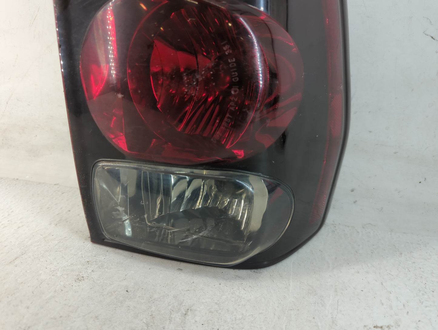 2002-2009 Chevrolet Trailblazer Tail Light Assembly Passenger Right OEM P/N:15097514 Fits OEM Used Auto Parts - Oemusedautop