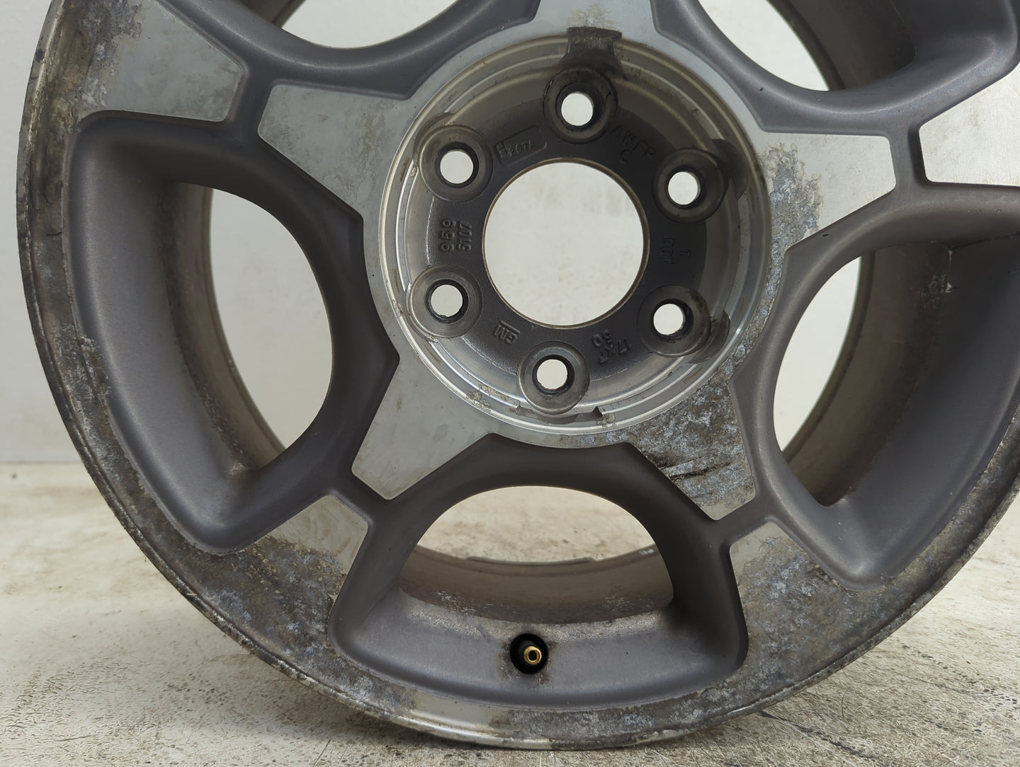 2004-2006 Chevrolet Trailblazer Ext Oem Wheel Rim 1190706 - Oemusedautoparts1.com