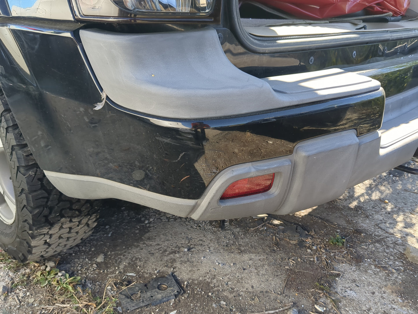 2002-2006 Chevrolet Trailblazer Ext Rear Bumper Assembly Oem 1192282 - Oemusedautoparts1.com