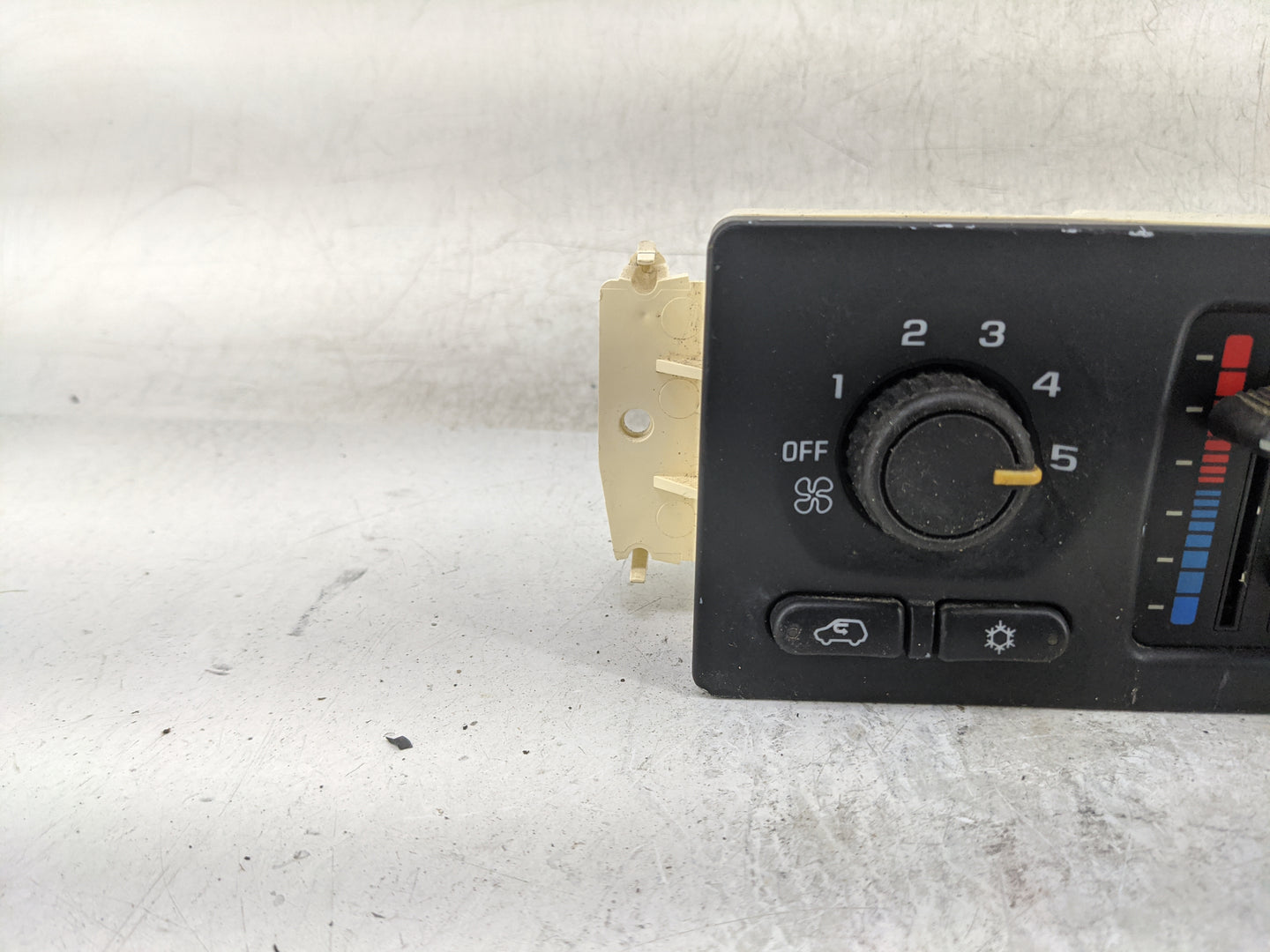2003-2006 Chevrolet Trailblazer Ext Climate Control Module Temperature AC/Heater Replacement P/N:15195333 Fits OEM Used Auto
